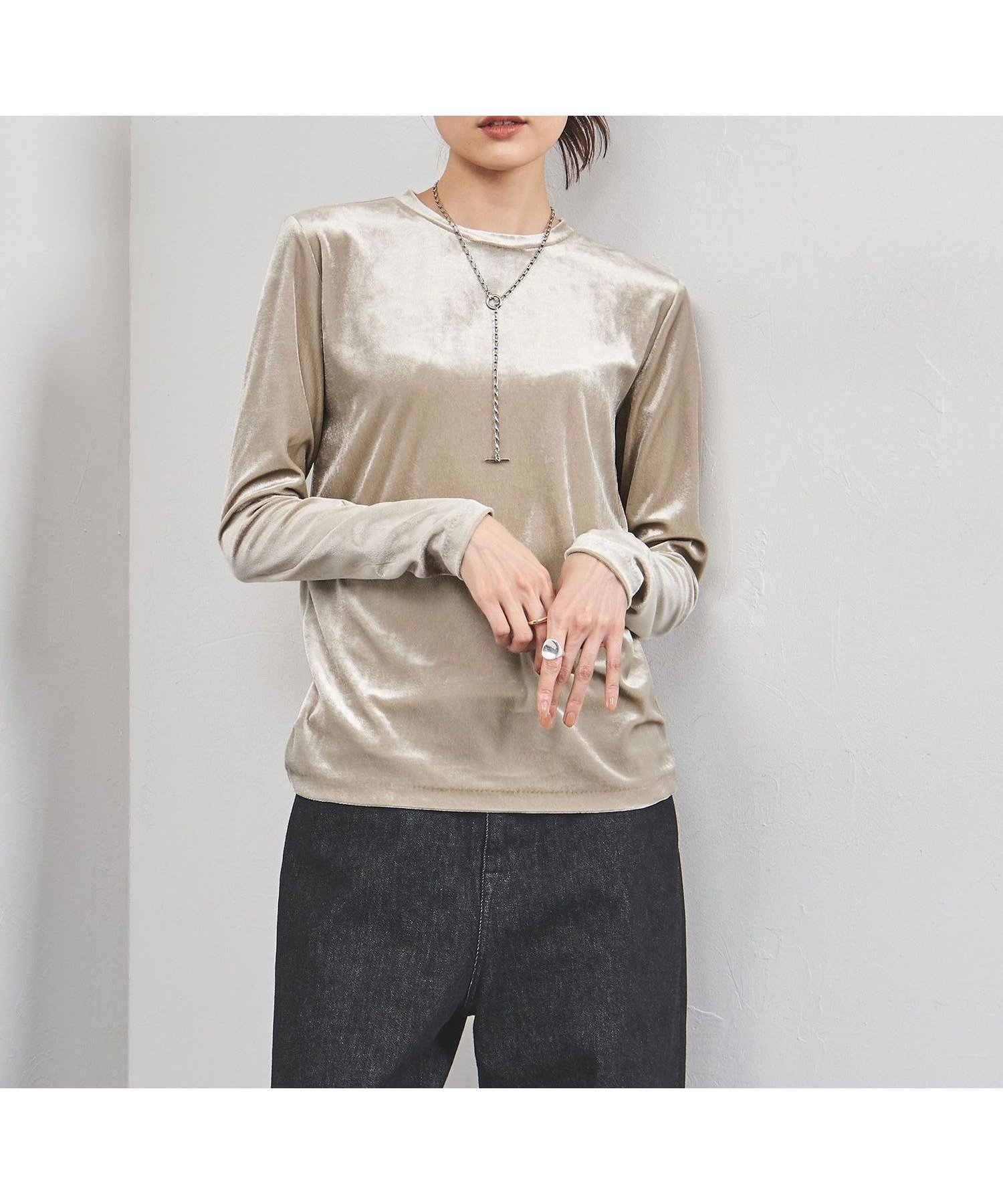 【ユナイテッドアローズ/UNITED ARROWS】のベロア ロングスリーブ カットソー インテリア・キッズ・メンズ・レディースファッション・服の通販 founy(ファニー) 　ファッション　Fashion　レディースファッション　Fashion for Women　トップス・カットソー　Cut & Sew Tops　カットソー・ベーシックTシャツ　Cut-and-Sewn Tops / Stretch Tees & Basics　ベロアトップス　Velour Tops / Velvet-Look Items　インナー　Innerwear　カットソー　Cut and Sewn Top　ジャケット　Jacket, Outerwear　スリーブ　Sleeve, Long Sleeve / Short Sleeve　デニム　Denim, Jeans Material　ベロア　Velour, Soft Velvet　ロング　Long, Long-Length　アウトレット　Outlet / Clearance　エレガント 上品　Elegant　BEIGE|ID: prp329100004681413 ipo3291000000033986819