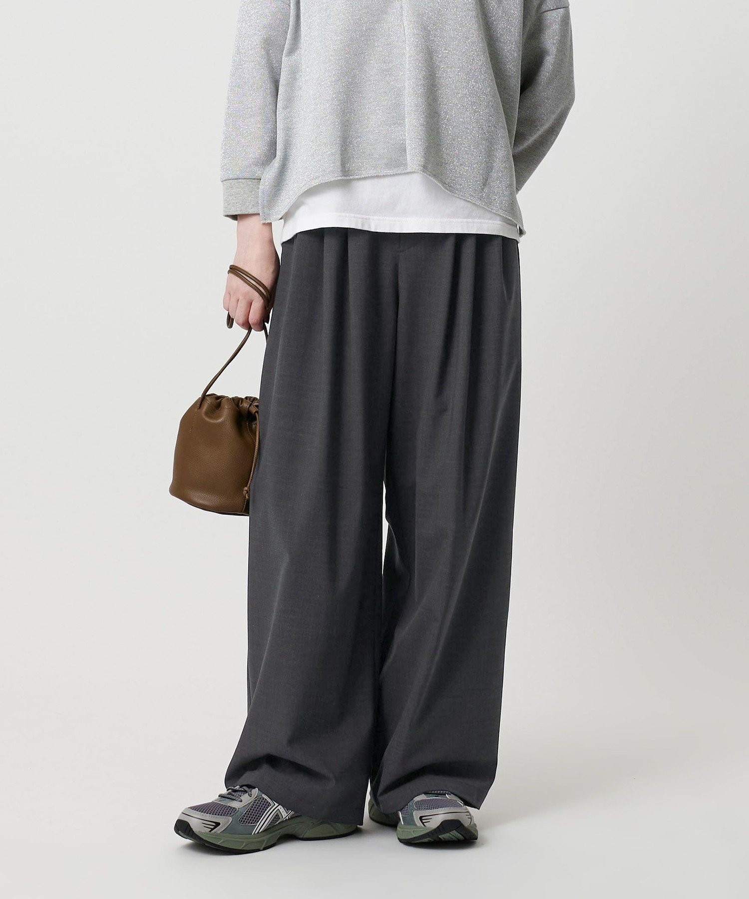【ビューティ&ユース ユナイテッドアローズ/BEAUTY&YOUTH / UNITED ARROWS】の毛ポリエステルブレンド ワイドタックパンツ インテリア・キッズ・メンズ・レディースファッション・服の通販 founy(ファニー) 　ファッション　Fashion　レディースファッション　Fashion for Women　パンツ　Pants & Trousers　ショート　Short, Short Length　スウェット / スエット　Sweatshirt, Sweatwear　定番　Standard, Basic Item　人気　Popular, Best Seller　フロント　Front, Front Design　リラックス　Relax, Relaxed Fit　ワイド　Wide, Wide Fit　DK.GRAY|ID: prp329100004681468 ipo3291000000033909781