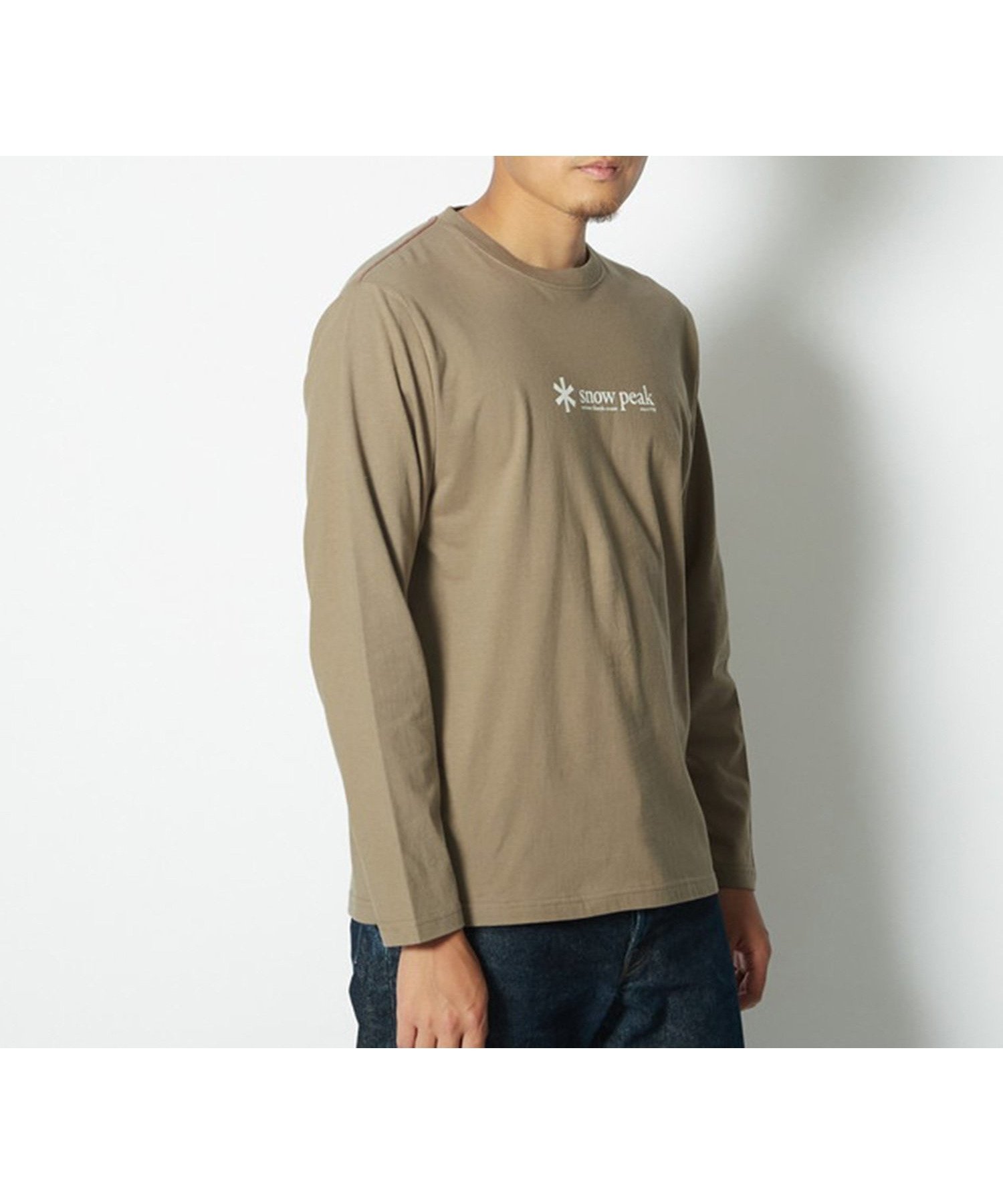 【スノーピーク/SNOW PEAK】のSoft Cotton Logo Long Sleeve T-Shirt インテリア・キッズ・メンズ・レディースファッション・服の通販 founy(ファニー) 　ファッション　Fashion　レディースファッション　Fashion for Women　トップス・カットソー　Cut & Sew Tops　シャツ・ブラウス・オフィスカジュアル　Elegant Blouses & Button-Ups　ロングTシャツ・Tシャツ　Longline T-Shirts & Tees　インナー　Innerwear　春　Spring　カーディガン　Cardigan, Knitwear　シンプル　Simple, Minimal　ジャケット　Jacket, Outerwear　スマート　Smart, Elegant　スリーブ　Sleeve, Long Sleeve / Short Sleeve　パーカー　Hoodie, Parka　フィット　Fit, Slim Fit　ベスト　Vest, Waistcoat　ベーシック　Basic, Essential　ボトム　Bottoms, Lower Wear　羽織　Haori, Light Jacket　ロング　Long, Long-Length　S/S・春夏　SS, Spring/Summer, Warm Season　おすすめ　Recommended / Our Picks　夏　Summer　2025年　2025　2025春夏・S/S　Spring/Summer 2025 SS25　PRO.|ID: prp329100004681801 ipo3291000000033813567
