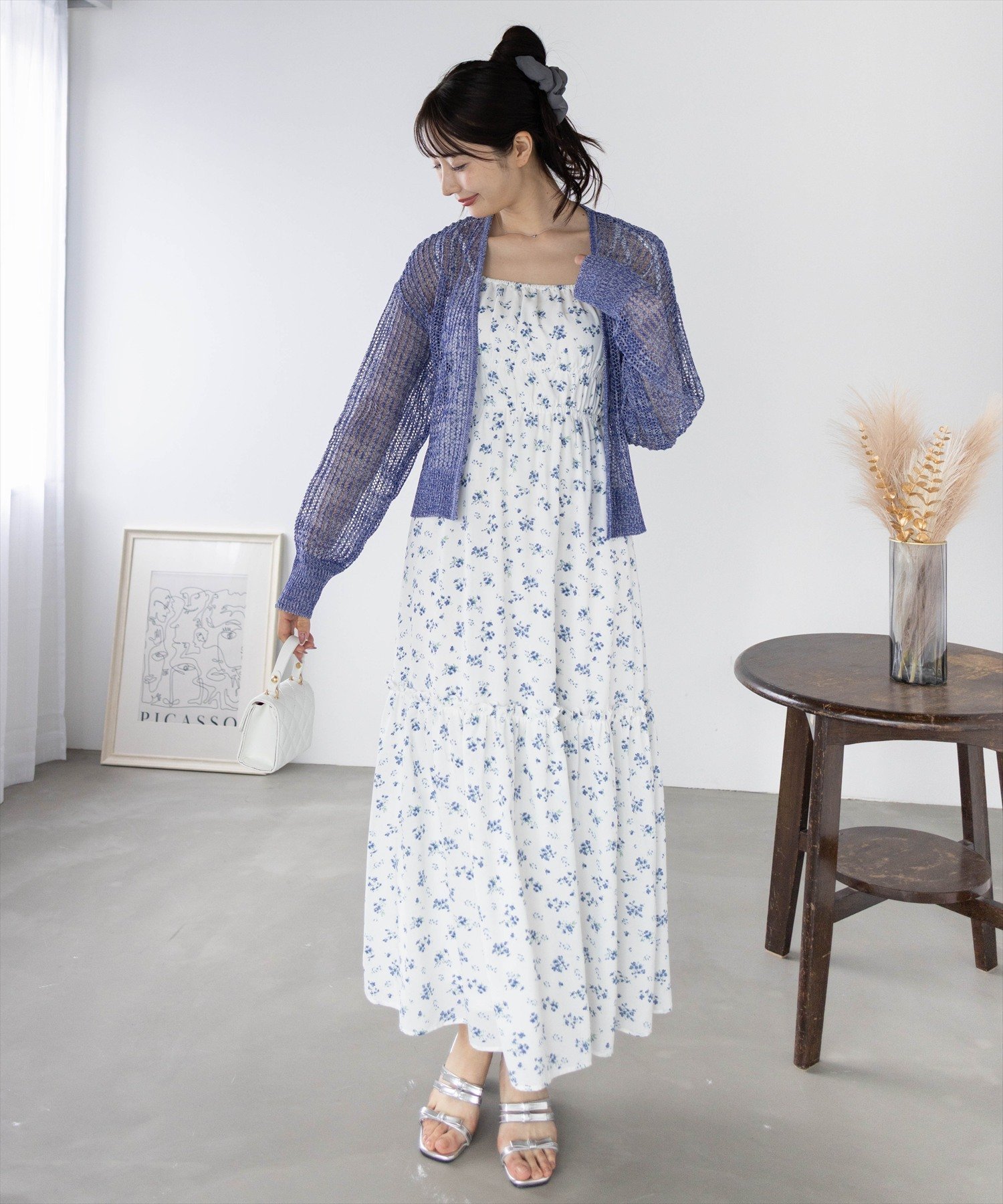 【クリア/clear】の肩リボン花柄キャミワンピース インテリア・キッズ・メンズ・レディースファッション・服の通販 founy(ファニー) 　ファッション　Fashion　レディースファッション　Fashion for Women　ワンピース　Dresses　キャミソールワンピース　Camisole Dresses　カーディガン　Cardigan, Knitwear　キャミワンピース　Cami Dress, Slip Dress　サンダル　Sandals, Summer Shoes　トレンド　Trend, Trending Now　フラワー　Flower, Floral　リボン　Ribbon, Bow　夏　Summer　WHF|ID: prp329100004681982 ipo3291000000033814494