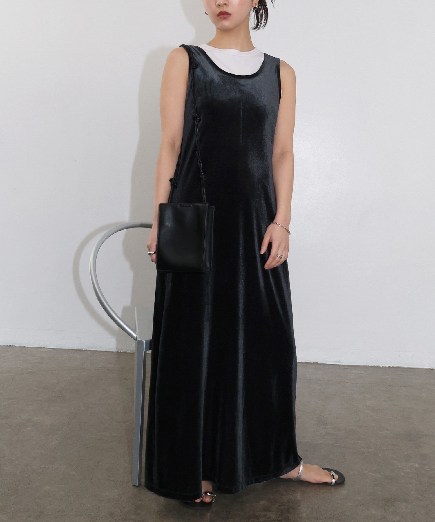 【アンドミー/andme】のベロア ロング キャミ ワンピース インテリア・キッズ・メンズ・レディースファッション・服の通販 founy(ファニー) 　ファッション　Fashion　レディースファッション　Fashion for Women　ワンピース　Dresses　キャミソールワンピース　Camisole Dresses　おすすめ　Recommended / Our Picks　キャミ　Camisole, Cami Top　タンク　Tank Top, Sleeveless Top　トレンド　Trend, Trending Now　バランス　Balance, Style Balance　ベロア　Velour, Soft Velvet　ポケット　Pocket, Pocket Detail　ロング　Long, Long-Length　楽ちん　Easy Fit, Comfortable　ブルーグレー|ID: prp329100004682050 ipo3291000000033814818