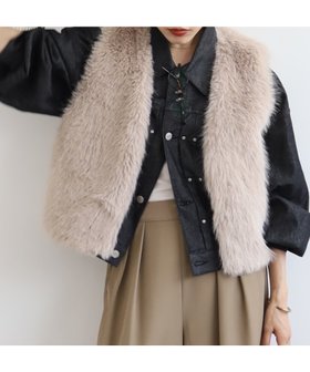 【ルクールブラン/le.coeur blanc】のショートフェイクファーベスト 人気、トレンドファッション・服の通販 founy(ファニー) ファッション Fashion レディースファッション Fashion for Women アウター Coat / Outerwear Collection トップス・カットソー Cut & Sew Tops ベスト&ジレ / 重ね着スタイル Vests & Gilets おすすめ Recommended / Our Picks カットソー Cut and Sewn Top ショート Short, Short Length トレンド Trend, Trending Now バランス Balance, Style Balance フェイク Faux, Fake ベスト Vest, Waistcoat A/W・秋冬 Autumn/Winter |ID:prp329100004682151