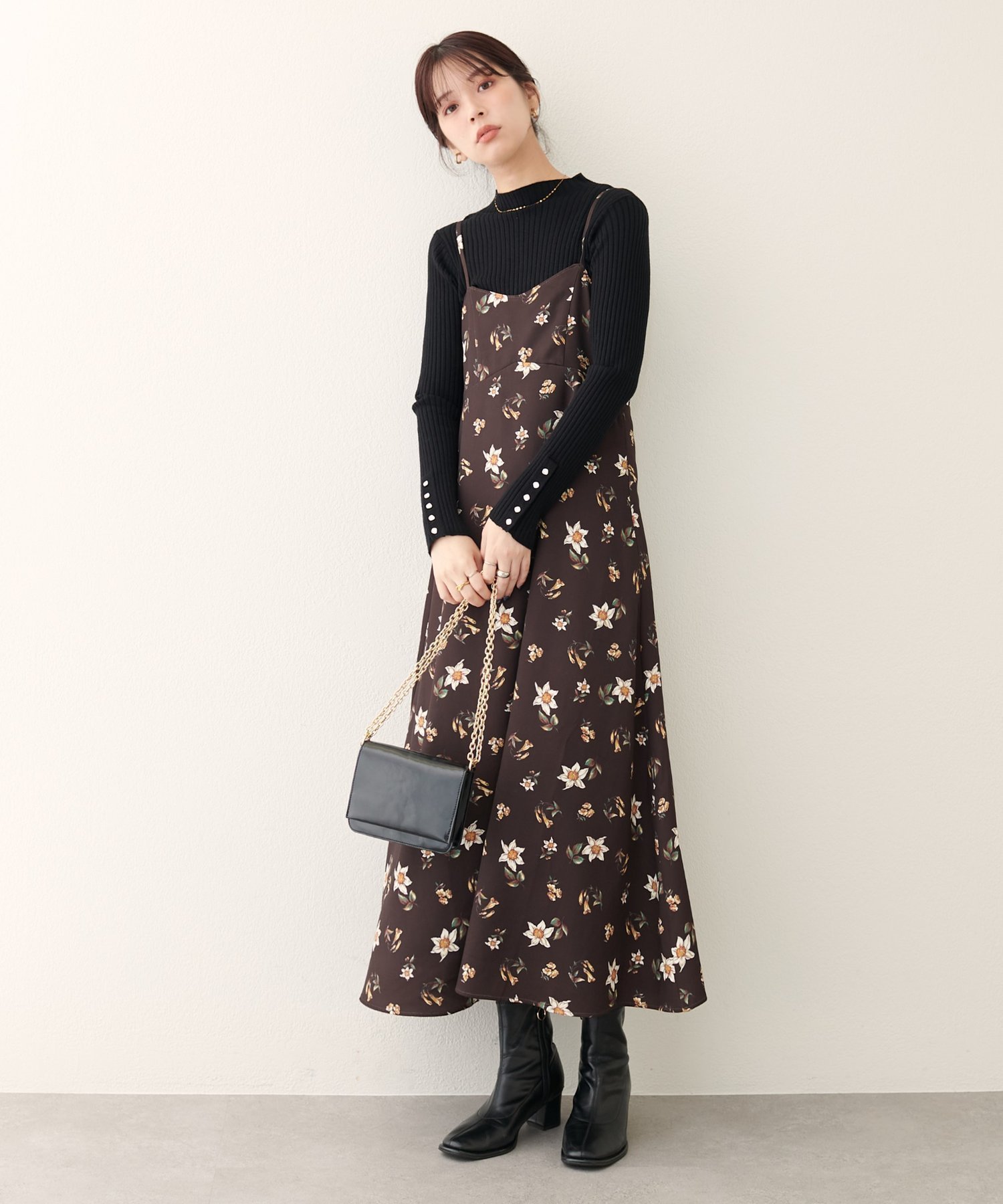 【ナチュラルクチュール/natural couture】のフロリエンタルキャミワンピース インテリア・キッズ・メンズ・レディースファッション・服の通販 founy(ファニー) 　ファッション　Fashion　レディースファッション　Fashion for Women　ワンピース　Dresses　キャミソールワンピース　Camisole Dresses　2025年　2025　2025-2026秋冬・A/W　Autumn/Winter 2025–26 AW25–26　アクセサリー　Fashion Accessories　インナー　Innerwear　カットソー　Cut and Sewn Top　カーディガン　Cardigan, Knitwear　クラシカル　Classical, Vintage-Inspired　サンダル　Sandals, Summer Shoes　シンプル　Simple, Minimal　ジャケット　Jacket, Outerwear　スニーカー　Sneakers, Trainers　タートルネック　Turtleneck, High Neck　フェミニン　Feminine, Girly　フラワー　Flower, Floral　フレア　Flare, Flared　モダン　Modern, Contemporary　ブラウン|ID: prp329100004682240 ipo3291000000033815705