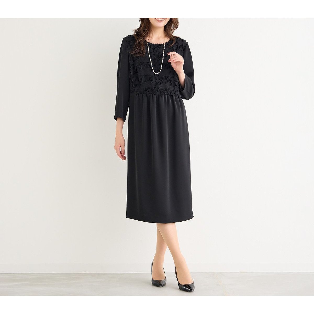 【ピサーノ/PISANO】の【接触冷感・紫外線防止・防シワ】ラウンドネック・ジャカード配色ドレス インテリア・キッズ・メンズ・レディースファッション・服の通販 founy(ファニー) 　ファッション　Fashion　レディースファッション　Fashion for Women　ワンピース　Dresses　フォーマル・パーティードレス・結婚式用ドレス　Elegant & Casual Dresses　ギャザー　Gathered, Ruffled　ジャカード／ジャガード　Jacquard, Woven Pattern　ジャケット　Jacket, Outerwear　ツイード／ツィード　Choker, Choker Necklace　ドレス　Dress, One-Piece　バランス　Balance, Style Balance　ラウンド　Round, Round Neck　リーフ　Leaf, Botanical Leaf　エレガント 上品　Elegant　セレモニー　Ceremony　ブラック|ID: prp329100004682253 ipo3291000000033815757