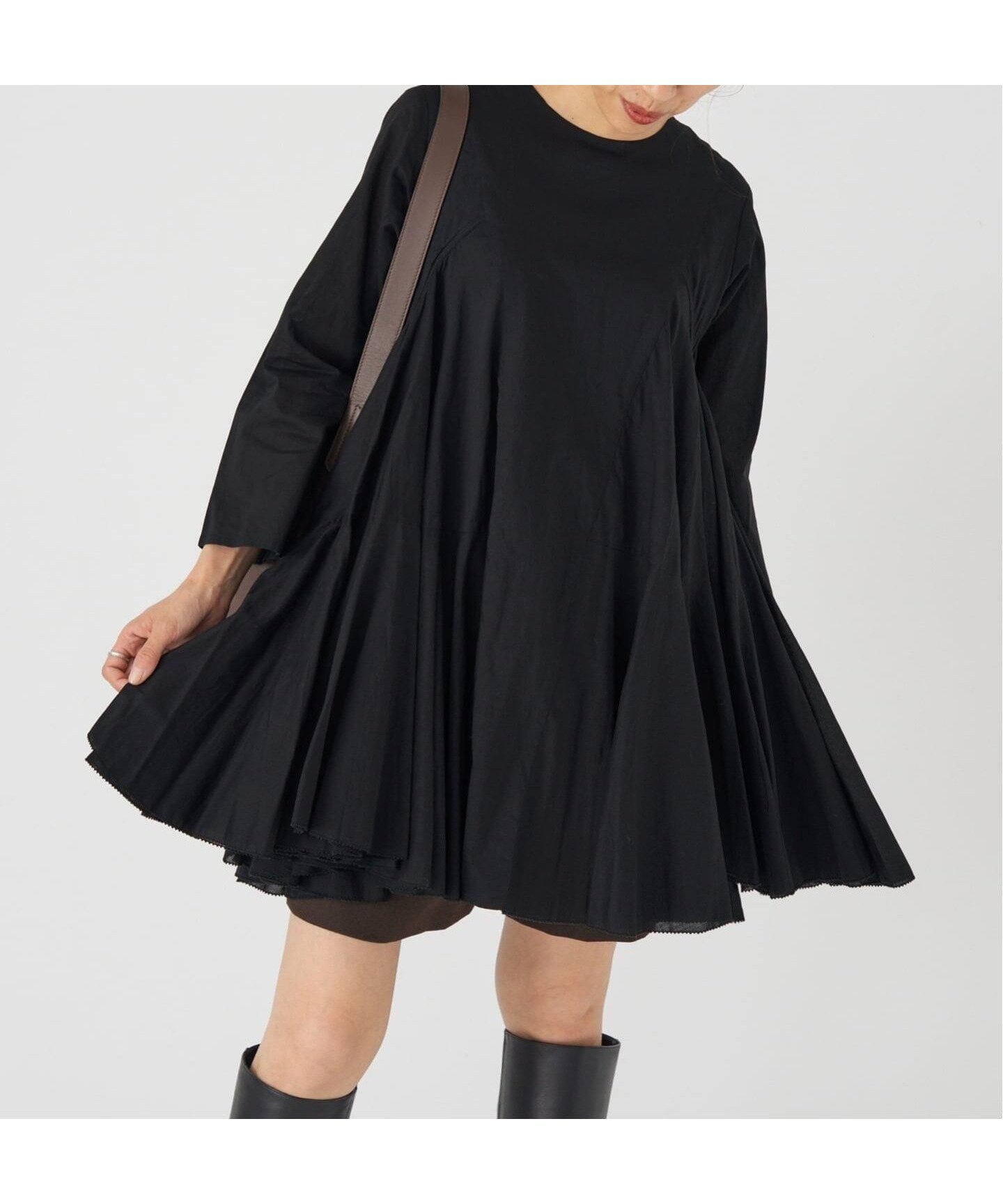 【イエナ/IENA】のAAYUSHI/アユーシ 別注 ロングスリーブラッフルドレス インテリア・キッズ・メンズ・レディースファッション・服の通販 founy(ファニー) 　ファッション　Fashion　レディースファッション　Fashion for Women　ワンピース　Dresses　フォーマル・パーティードレス・結婚式用ドレス　Elegant & Casual Dresses　インド　Indian Textile　カーディガン　Cardigan, Knitwear　クロップド　Cropped, Short Length　タイツ　Tights, Legwear　チュニック　Tunic, Long Top　人気　Popular, Best Seller　バランス　Balance, Style Balance　フレア　Flare, Flared　フロント　Front, Front Design　ボトム　Bottoms, Lower Wear　別注　Limited Edition, Custom Order　ミニスカート　Mini Skirt, Short Skirt　レース　Lace, Lace Fabric　ワーク　Workwear, Utility Style　A/W・秋冬　Autumn/Winter　おすすめ　Recommended / Our Picks　ブラック|ID: prp329100004682311 ipo3291000000033815977