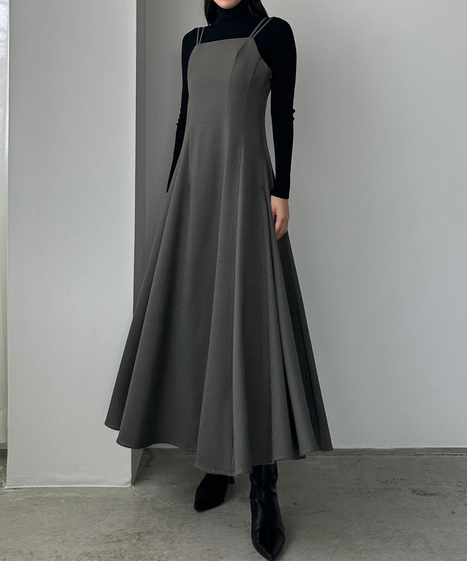 【ジュノア/JUNOAH】のLouere ダブルストラップフレアキャミワンピース インテリア・キッズ・メンズ・レディースファッション・服の通販 founy(ファニー) 　ファッション　Fashion　レディースファッション　Fashion for Women　ワンピース　Dresses　キャミソールワンピース　Camisole Dresses　チャコール|ID: prp329100004682348 ipo3291000000033816109