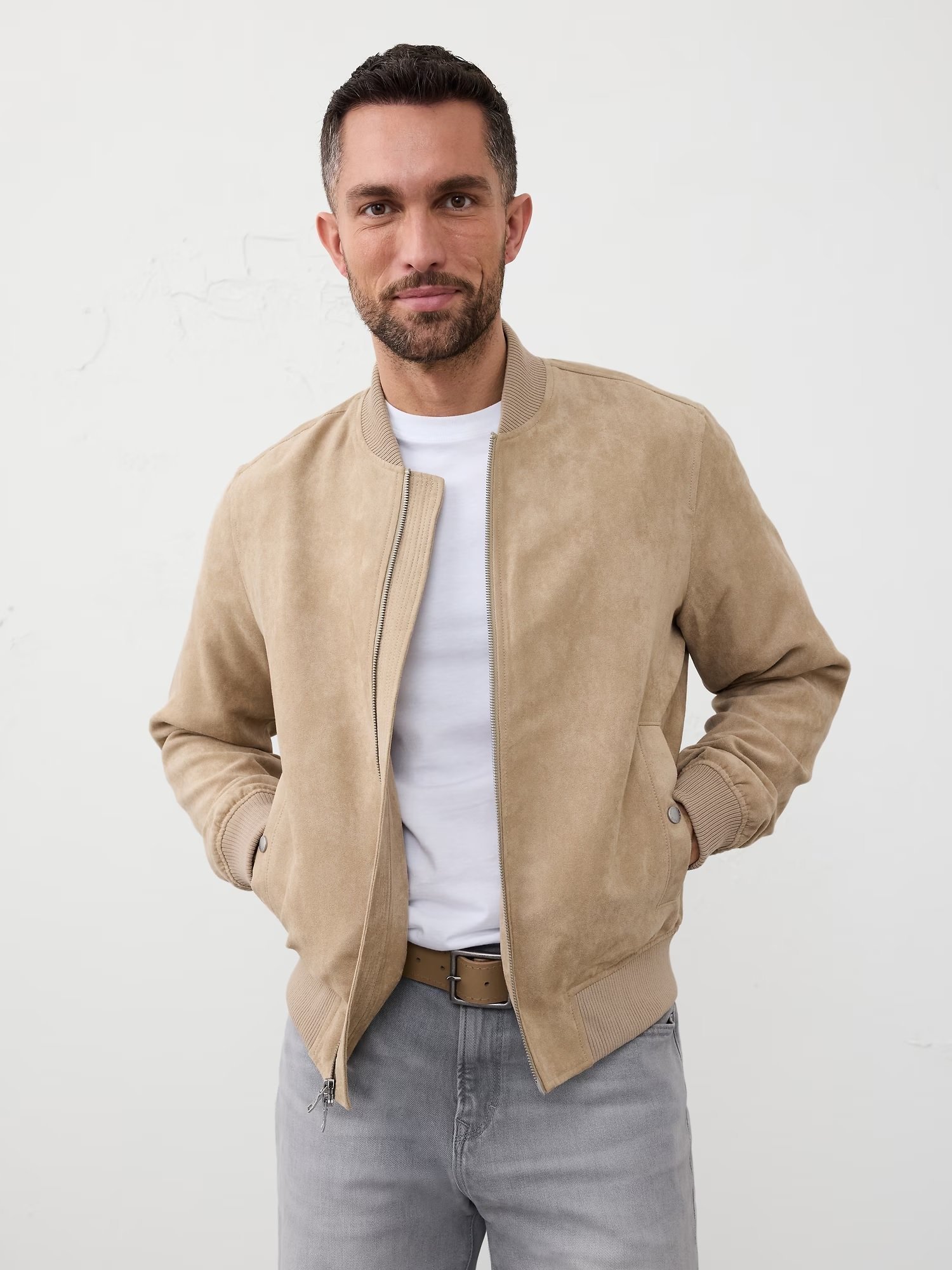 【バナナリパブリック ファクトリーストア/BANANA REPUBLIC FACTORY STORE】のBANANA REPUBLIC FACTORY STORE ヴィーガンスエード ボンバー ジャケット インテリア・キッズ・メンズ・レディースファッション・服の通販 founy(ファニー) 　ファッション　Fashion　レディースファッション　Fashion for Women　アウター　Coat / Outerwear Collection　レディースジャケット・軽アウター　Jackets　ジャケット　Jacket, Outerwear　ポケット　Pocket, Pocket Detail　STONE|ID: prp329100004682356 ipo3291000000033990834