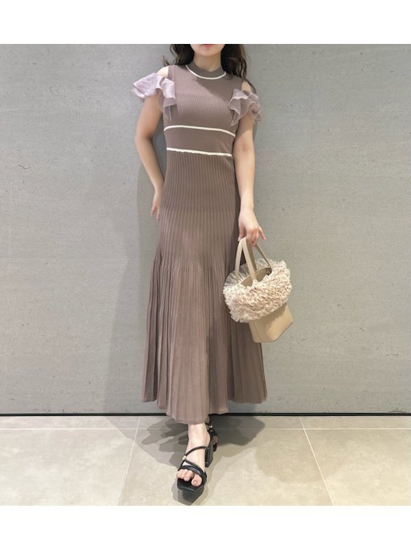 【リリーブラウン/Lily Brown】のフリルドッキングニットワンピース インテリア・キッズ・メンズ・レディースファッション・服の通販 founy(ファニー) 　ファッション　Fashion　レディースファッション　Fashion for Women　ワンピース　Dresses　ニットワンピース　Knit Dresses　スリーブ　Sleeve, Long Sleeve / Short Sleeve　ドロップ　Drop Shoulder, Dropped Style　パイピング　Piping, Trim Design　フリル　Frill, Ruffle　プリーツ　Pleats, Pleated　ミックス　Mix, Mixed Style　ランダム　Random, Irregular　人気　Popular, Best Seller　MOC[056]|ID: prp329100004682540 ipo3291000000033817020
