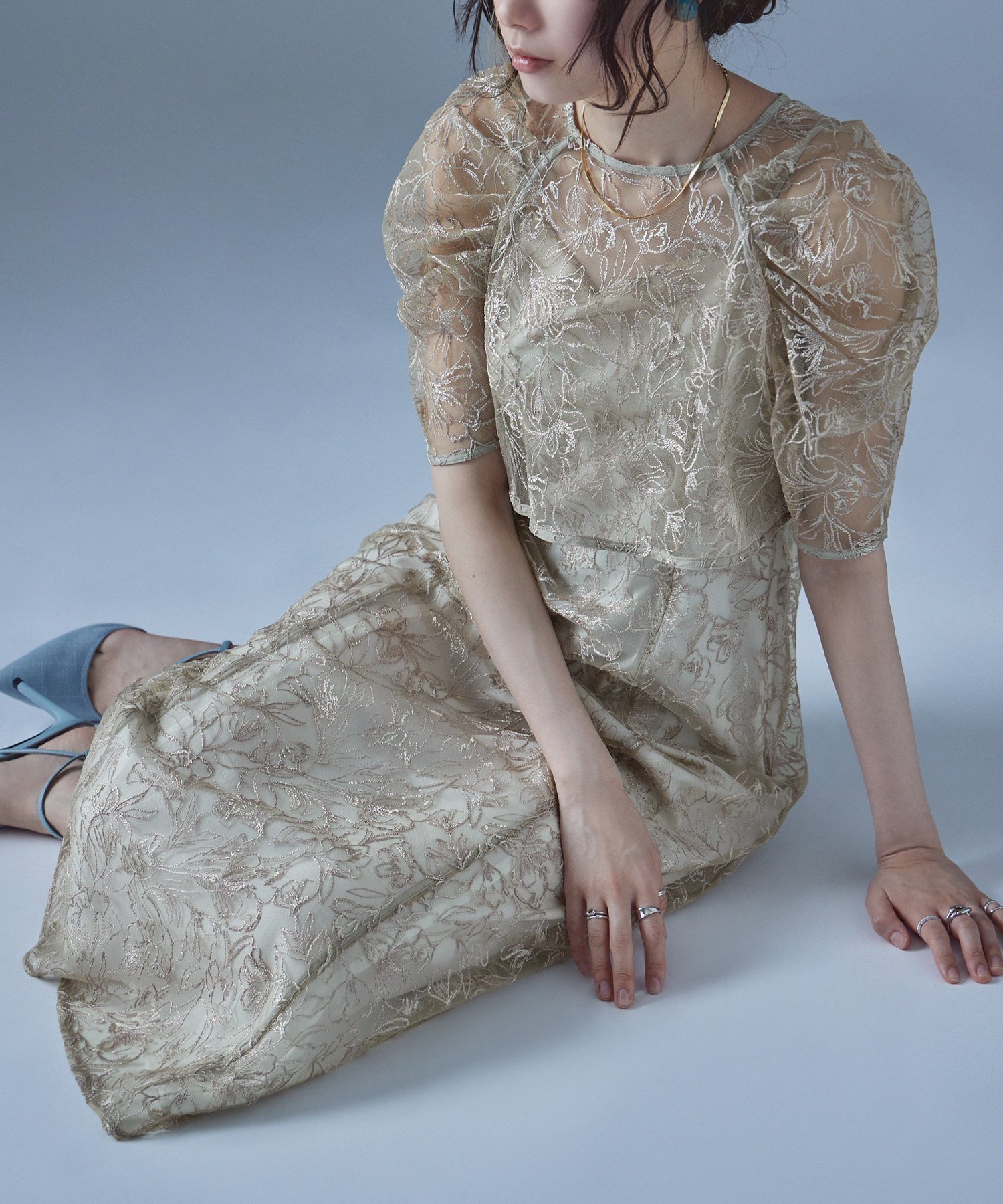 【ビーフラット/bflat】の刺繍レースレイヤードドレス インテリア・キッズ・メンズ・レディースファッション・服の通販 founy(ファニー) 　ファッション　Fashion　レディースファッション　Fashion for Women　ワンピース　Dresses　フォーマル・パーティードレス・結婚式用ドレス　Elegant & Casual Dresses　エレガント 上品　Elegant　キャミワンピース　Cami Dress, Slip Dress　ギャザー　Gathered, Ruffled　クラシカル　Classical, Vintage-Inspired　トレンド　Trend, Trending Now　ボレロ　Bolero, Short Cardigan　ポケット　Pocket, Pocket Detail　リュクス　Luxury, Elegant, High-End, Chic　レース　Lace, Lace Fabric　おすすめ　Recommended / Our Picks　ベージュ|ID: prp329100004682559 ipo3291000000033817150