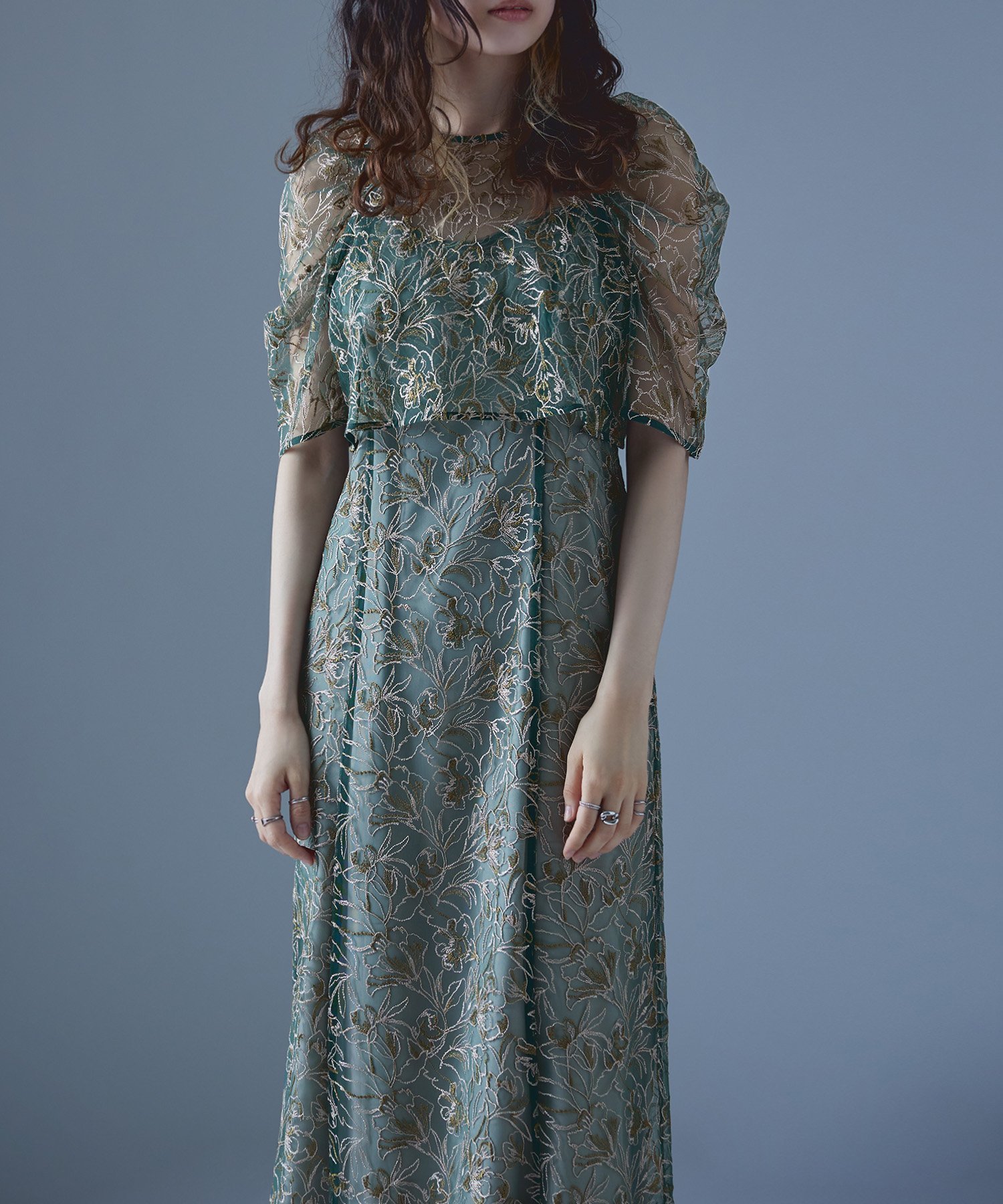 【ビーフラット/bflat】の刺繍レースレイヤードドレス インテリア・キッズ・メンズ・レディースファッション・服の通販 founy(ファニー) 　ファッション　Fashion　レディースファッション　Fashion for Women　ワンピース　Dresses　フォーマル・パーティードレス・結婚式用ドレス　Elegant & Casual Dresses　エレガント 上品　Elegant　キャミワンピース　Cami Dress, Slip Dress　ギャザー　Gathered, Ruffled　クラシカル　Classical, Vintage-Inspired　トレンド　Trend, Trending Now　ボレロ　Bolero, Short Cardigan　ポケット　Pocket, Pocket Detail　リュクス　Luxury, Elegant, High-End, Chic　レース　Lace, Lace Fabric　おすすめ　Recommended / Our Picks　グリーン|ID: prp329100004682559 ipo3291000000033817152