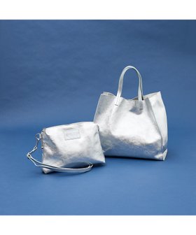 【コレックス/collex】の【WEB限定】【AULENTTI/オウレンティ】ポーチ付きトートバッグ 人気、トレンドファッション・服の通販 founy(ファニー) ファッション Fashion レディースファッション Fashion for Women バッグ Bags ポーチ&ミニバッグ Pouches & Mini Bags おすすめ Recommended / Our Picks イタリア Italy クラッチ Clutch, Clutch Bag コンパクト Compact, Small Size ショルダー Shoulder, Shoulder Strap スクエア Square, Square Shape トレンド Trend, Trending Now フォルム Silhouette, Form ポーチ Pouch, Small Case マグネット Magnet, Magnetic Closure メタリック Metallic, Shiny Finish ビジネス 仕事 通勤 Business / Work / Commuting |ID:prp329100004682592