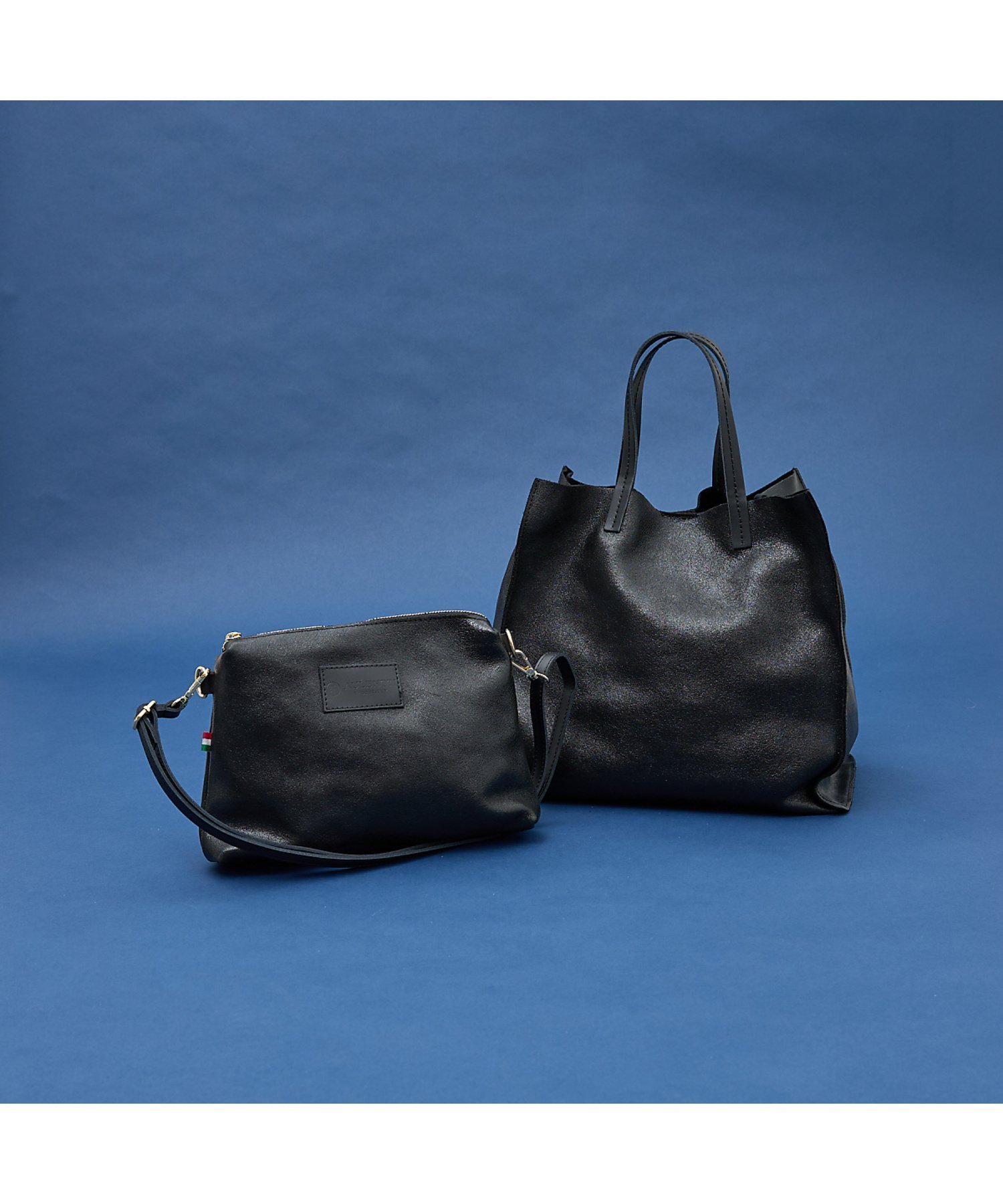 【コレックス/collex】の【WEB限定】【AULENTTI/オウレンティ】ポーチ付きトートバッグ インテリア・キッズ・メンズ・レディースファッション・服の通販 founy(ファニー) 　ファッション　Fashion　レディースファッション　Fashion for Women　バッグ　Bags　ポーチ&ミニバッグ　Pouches & Mini Bags　おすすめ　Recommended / Our Picks　イタリア　Italy　クラッチ　Clutch, Clutch Bag　コンパクト　Compact, Small Size　ショルダー　Shoulder, Shoulder Strap　スクエア　Square, Square Shape　トレンド　Trend, Trending Now　フォルム　Silhouette, Form　ポーチ　Pouch, Small Case　マグネット　Magnet, Magnetic Closure　メタリック　Metallic, Shiny Finish　ビジネス 仕事 通勤　Business / Work / Commuting　ブラック|ID: prp329100004682592 ipo3291000000033817301