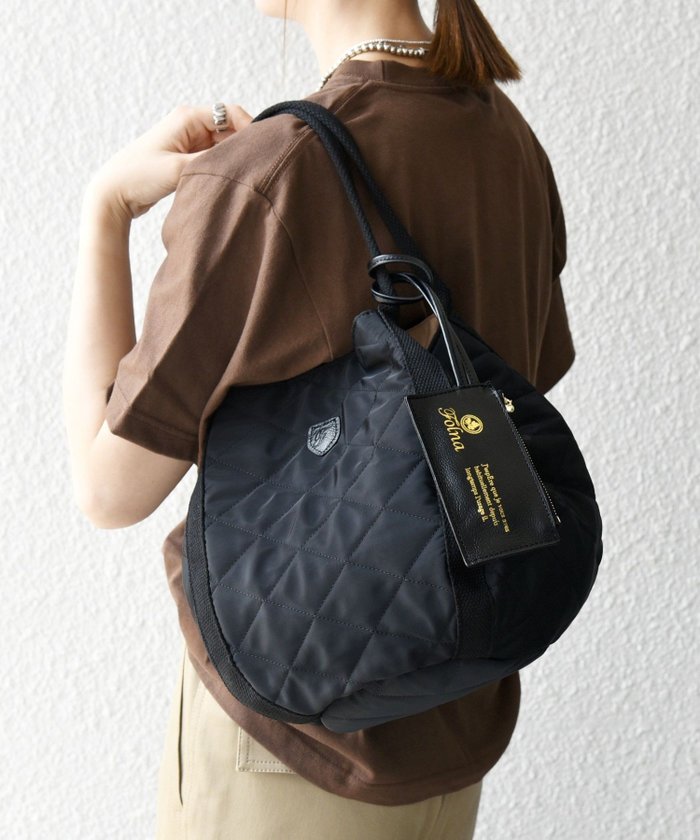 【シップス フォー ウィメン/SHIPS】の《一部 》【SHIPS any別注】Folna 2WAY キルティング バッグ インテリア・キッズ・メンズ・レディースファッション・服の通販 founy(ファニー) https://founy.com/ ファッション Fashion レディースファッション Fashion for Women バッグ Bags キルティング Quilted, Quilting トレンド Trend, Trending Now 人気 Popular, Best Seller ベーシック Basic, Essential 別注 Limited Edition, Custom Order ロング Long, Long-Length 2025年 2025 2025-2026秋冬・A/W Autumn/Winter 2025–26 AW25–26 |ID: prp329100004682687 ipo3291000000034634408