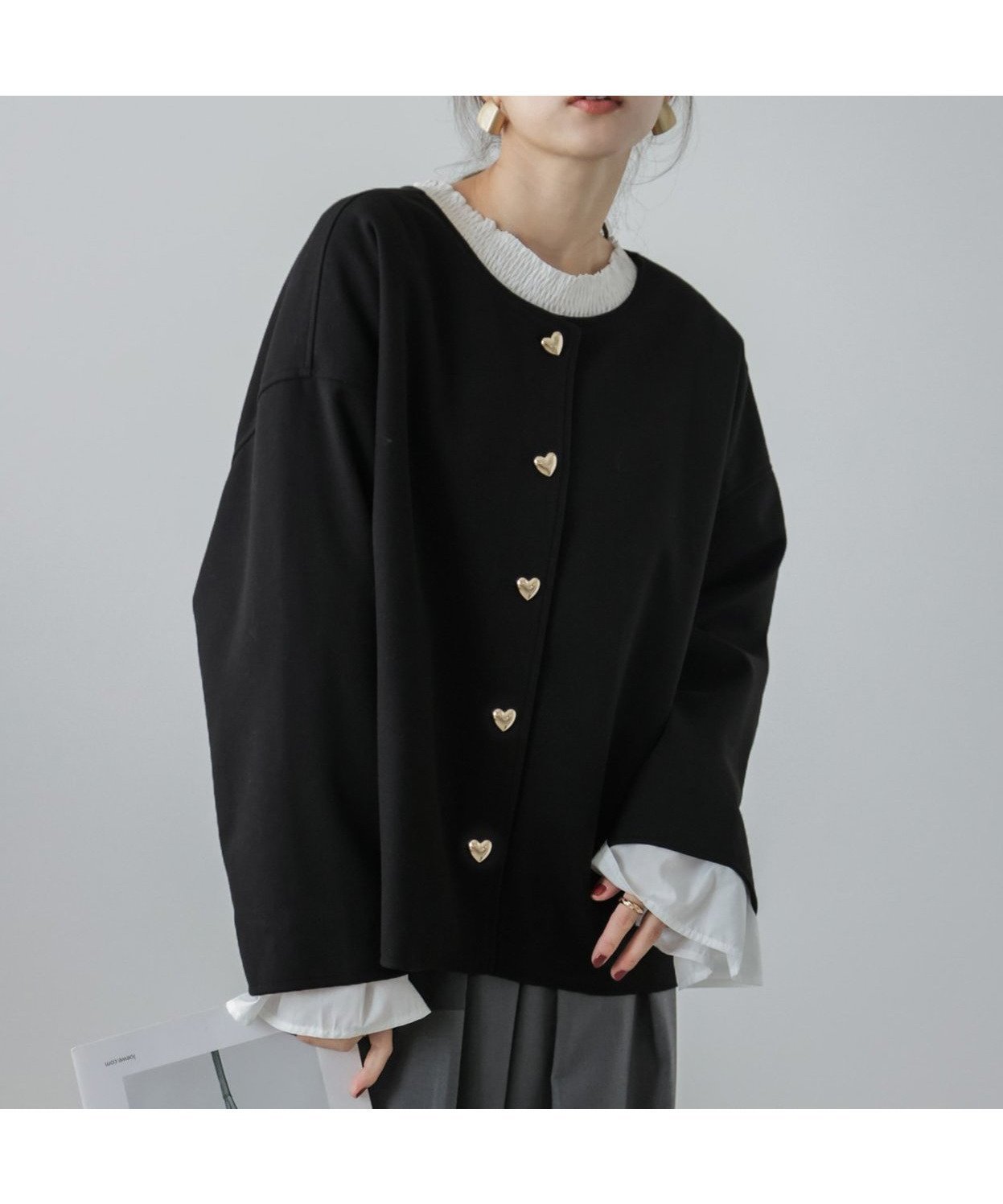 【ラジュール/Lajour】のハートボタンショートコート インテリア・キッズ・メンズ・レディースファッション・服の通販 founy(ファニー) 　ファッション　Fashion　レディースファッション　Fashion for Women　アウター　Coat / Outerwear Collection　コート・ロングコート・ピーコート　Long Coats, Peacoats & More　ショルダー　Shoulder, Shoulder Strap　ドロップ　Drop Shoulder, Dropped Style　ブラック|ID: prp329100004682692 ipo3291000000034011885