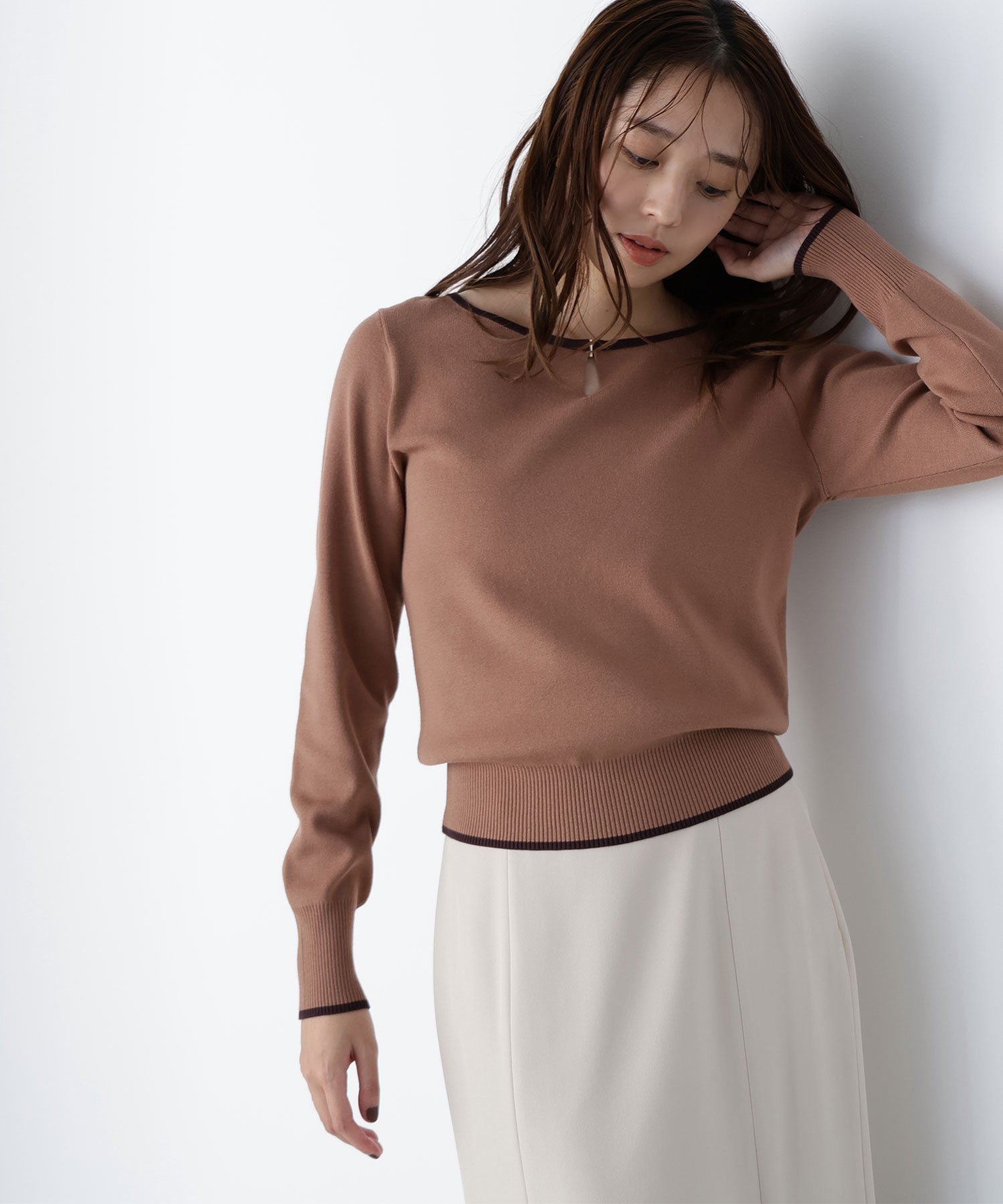 【ナチュラル ビューティー ベーシック/NATURAL BEAUTY BASIC】のメタルポイントバイカラーニット インテリア・キッズ・メンズ・レディースファッション・服の通販 founy(ファニー) 　ファッション　Fashion　レディースファッション　Fashion for Women　トップス・カットソー　Cut & Sew Tops　ニット　Knit Tops & Sweaters　ジャケット　Jacket, Outerwear　ベージュ×ブラウン2|ID: prp329100004682930 ipo3291000000033819776