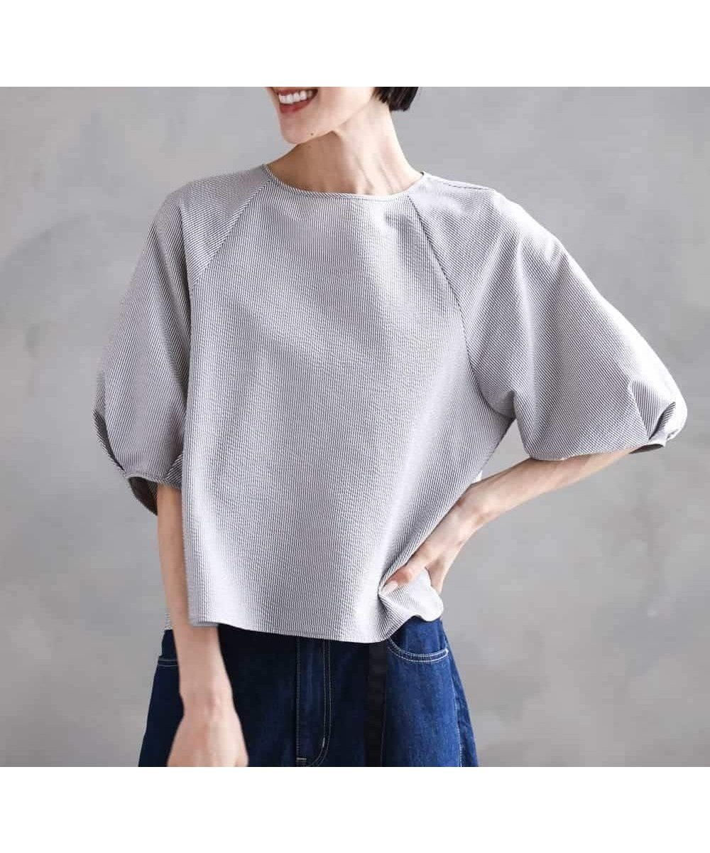 【ミッシェルクラン/MICHEL KLEIN】のボリュームスリーブブラウス 人気、トレンドファッション・服の通販 founy(ファニー) 　ファッション　Fashion　レディースファッション　Fashion for Women　トップス・カットソー　Cut & Sew Tops　シャツ・ブラウス・オフィスカジュアル　Elegant Blouses & Button-Ups　ボリューム袖・フリルスリーブブラウス　Voluminous & Ruffle Sleeves / Puffy Sleeve Tops　洗える　Machine Washable　コンパクト　Compact, Small Size　サッカー　Seersucker, Summer Fabric　シンプル　Simple, Minimal　ストレッチ　Stretch, Stretchy Fabric　スリーブ　Sleeve, Long Sleeve / Short Sleeve　フォルム　Silhouette, Form　ボトム　Bottoms, Lower Wear　ポケット　Pocket, Pocket Detail　羽織　Haori, Light Jacket　モダン　Modern, Contemporary　おすすめ　Recommended / Our Picks　夏　Summer　エレガント 上品　Elegant　 other-1|ID: prp329100004682937 ipo3291000000033819822