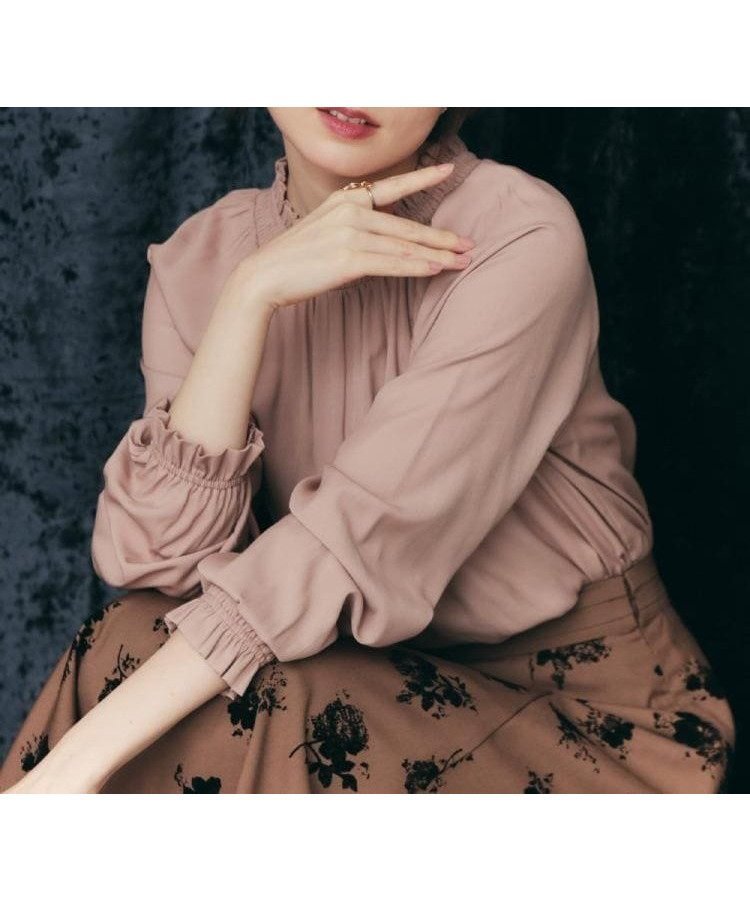 【クチュール ブローチ/Couture Brooch】の【きれいめ・通勤】RTピケ前後2WAYシャーリングブラウス インテリア・キッズ・メンズ・レディースファッション・服の通販 founy(ファニー) 　ファッション　Fashion　レディースファッション　Fashion for Women　トップス・カットソー　Cut & Sew Tops　シャツ・ブラウス・オフィスカジュアル　Elegant Blouses & Button-Ups　2025年　2025　2025-2026秋冬・A/W　Autumn/Winter 2025–26 AW25–26　おすすめ　Recommended / Our Picks　シャーリング　Shirring, Ruched　スタンド　Stand Collar, Upright Stand　スマート　Smart, Elegant　フェミニン　Feminine, Girly　フリル　Frill, Ruffle　ビジネス 仕事 通勤　Business / Work / Commuting　ピンクベージュ|ID: prp329100004683721 ipo3291000000034326496