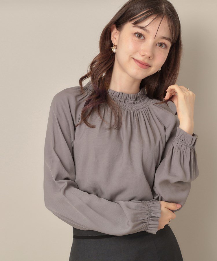 【クチュール ブローチ/Couture Brooch】の【きれいめ・通勤】RTピケ前後2WAYシャーリングブラウス インテリア・キッズ・メンズ・レディースファッション・服の通販 founy(ファニー) 　ファッション　Fashion　レディースファッション　Fashion for Women　トップス・カットソー　Cut & Sew Tops　シャツ・ブラウス・オフィスカジュアル　Elegant Blouses & Button-Ups　2025年　2025　2025-2026秋冬・A/W　Autumn/Winter 2025–26 AW25–26　おすすめ　Recommended / Our Picks　シャーリング　Shirring, Ruched　スタンド　Stand Collar, Upright Stand　スマート　Smart, Elegant　フェミニン　Feminine, Girly　フリル　Frill, Ruffle　ビジネス 仕事 通勤　Business / Work / Commuting　トープ|ID: prp329100004683721 ipo3291000000034326497