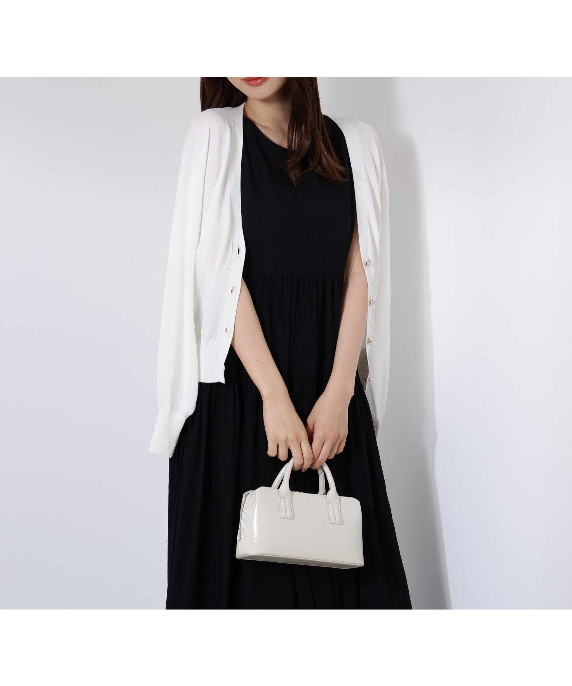 【プロポーション ボディドレッシング/PROPORTION BODY DRESSING】のVネックベーシックカーディガン インテリア・キッズ・メンズ・レディースファッション・服の通販 founy(ファニー) 　ファッション　Fashion　レディースファッション　Fashion for Women　トップス・カットソー　Cut & Sew Tops　カーディガン・羽織り　Layered Style Cardigans　Vネックトップス　V-Neck Tops / V-Cut Neckline Shirts　インナー　Innerwear　カーディガン　Cardigan, Knitwear　ベーシック　Basic, Essential　夏　Summer　春　Spring　S/S・春夏　SS, Spring/Summer, Warm Season　羽織　Haori, Light Jacket　ホワイト|ID: prp329100004683739 ipo3291000000033824781
