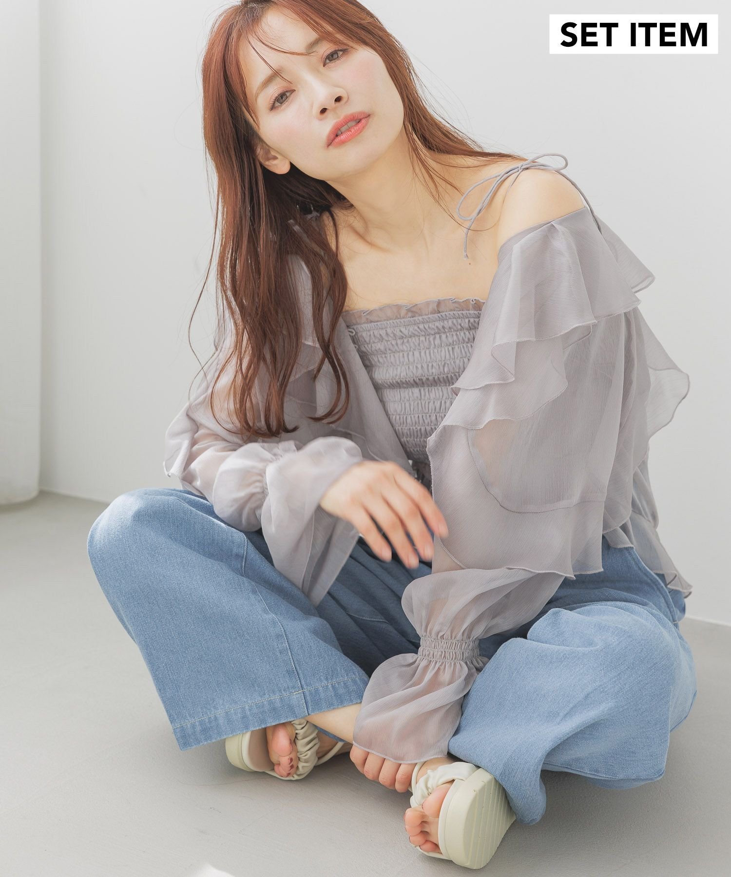 【ミスティ ウーマン/mysty woman】のラッフルブラウスキャミSET インテリア・キッズ・メンズ・レディースファッション・服の通販 founy(ファニー) 　ファッション　Fashion　レディースファッション　Fashion for Women　トップス・カットソー　Cut & Sew Tops　キャミソール&ノースリーブ　Camisoles & Sleeveless Tops　シャツ・ブラウス・オフィスカジュアル　Elegant Blouses & Button-Ups　アンサンブル　Ensemble Set　インナー　Innerwear　カーディガン　Cardigan, Knitwear　キャミソール　Camisole, Spaghetti Strap Top　キャミワンピース　Cami Dress, Slip Dress　シアー　Sheer, See-Through　シャーリング　Shirring, Ruched　ビスチェ　Bustier, Corset Top　フィット　Fit, Slim Fit　フリル　Frill, Ruffle　エレガント 上品　Elegant　長袖　Long Sleeve, Full Sleeve　グレー15|ID: prp329100004683773 ipo3291000000033825004