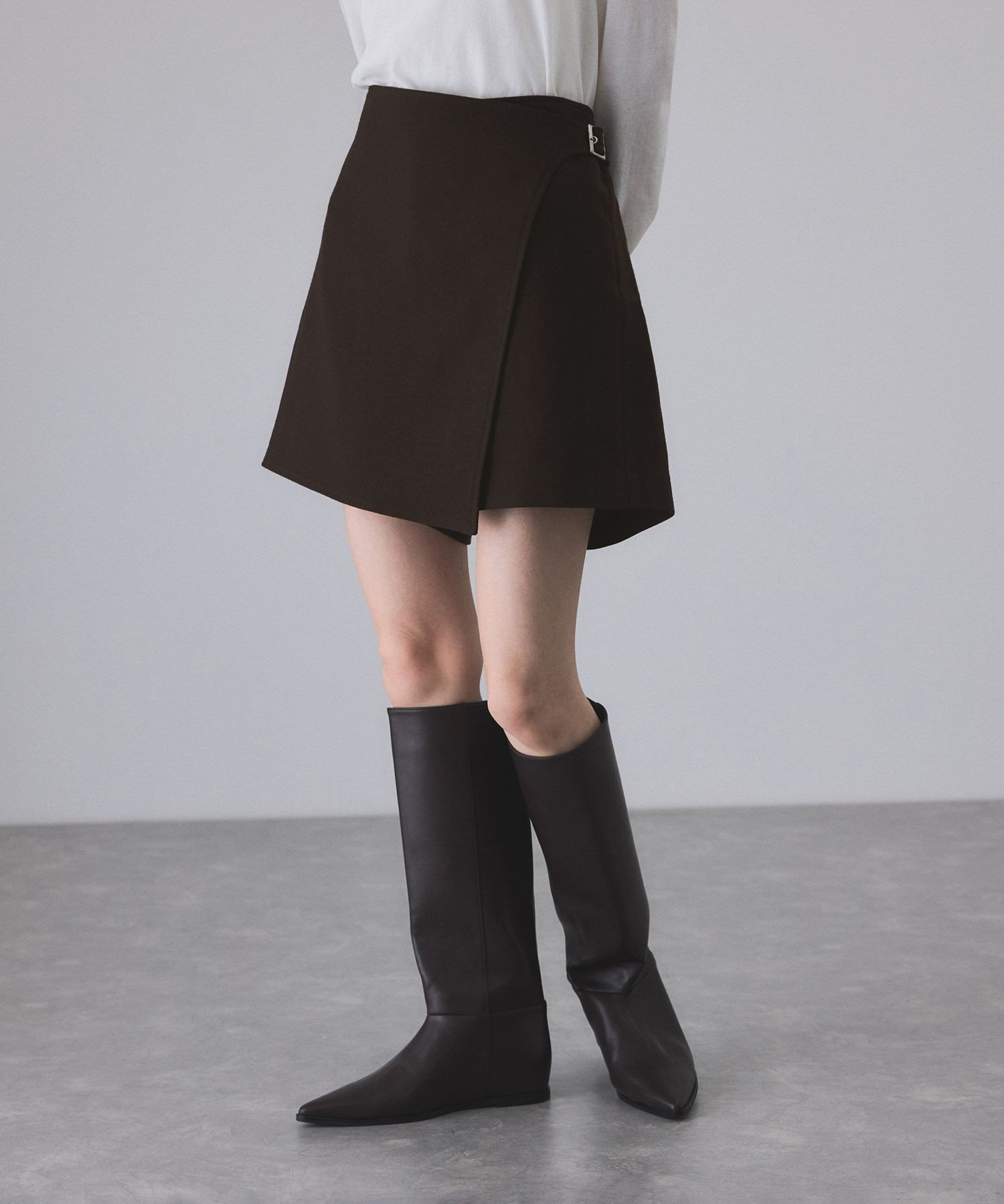 【アダム エ ロペ/ADAM ET ROPE'】のラップベルトショートパンツ インテリア・キッズ・メンズ・レディースファッション・服の通販 founy(ファニー) 　ファッション　Fashion　レディースファッション　Fashion for Women　パンツ　Pants & Trousers　ショートパンツ・ハーフパンツ　High-Waisted & Relaxed Shorts　ベルト&ウエストマーク　Belts & Waist Accessories　シンプル　Simple, Minimal　スウェット / スエット　Sweatshirt, Sweatwear　フェミニン　Feminine, Girly　ベーシック　Basic, Essential　ポケット　Pocket, Pocket Detail　ラップ　Wrap, Wrap Design　楽ちん　Easy Fit, Comfortable　A/W・秋冬　Autumn/Winter　おすすめ　Recommended / Our Picks　2026年　2026　ダークブラウン(20)|ID: prp329100004683809 ipo3291000000033825154