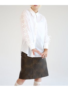 【ファーファー/FURFUR】のリボンスリーブシアーシャツ 人気、トレンドファッション・服の通販 founy(ファニー) ファッション Fashion レディースファッション Fashion for Women トップス・カットソー Cut & Sew Tops シャツ・ブラウス・オフィスカジュアル Elegant Blouses & Button-Ups シアー Sheer, See-Through スリット Slit, Slit Detail トレンド Trend, Trending Now ボトム Bottoms, Lower Wear リボン Ribbon, Bow ルーズ Loose, Oversized ワイド Wide, Wide Fit |ID:prp329100004683932