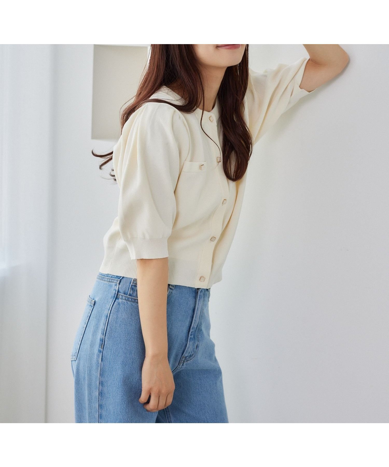 【ミスティ ウーマン/mysty woman】のメタルボタンパフスリーブカーディガン インテリア・キッズ・メンズ・レディースファッション・服の通販 founy(ファニー) 　ファッション　Fashion　レディースファッション　Fashion for Women　トップス・カットソー　Cut & Sew Tops　カーディガン・羽織り　Layered Style Cardigans　カーディガン　Cardigan, Knitwear　クロップド　Cropped, Short Length　スリーブ　Sleeve, Long Sleeve / Short Sleeve　デニム　Denim, Jeans Material　トレンド　Trend, Trending Now　フェミニン　Feminine, Girly　フロント　Front, Front Design　メタル　Metal, Metal Parts　オフ|ID: prp329100004683973 ipo3291000000033825997