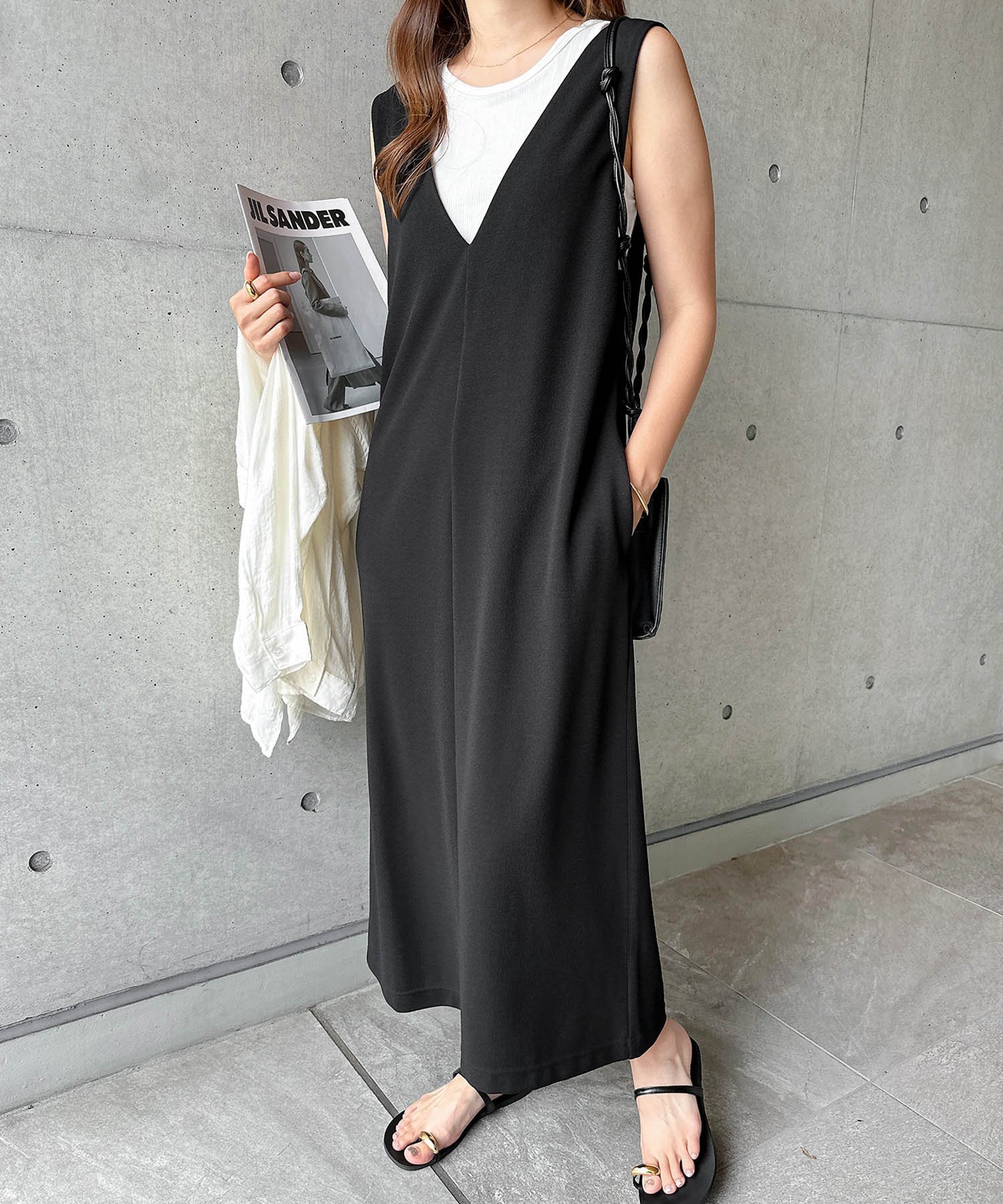 【アンドミー/andme】の梨地 ポンチ ストレッチ Vネック ワンピース インテリア・キッズ・メンズ・レディースファッション・服の通販 founy(ファニー) 　ファッション　Fashion　レディースファッション　Fashion for Women　ワンピース　Dresses　インナー　Innerwear　オケージョン　Occasion Wear　洗える　Machine Washable　カットソー　Cut and Sewn Top　ジャケット　Jacket, Outerwear　ジョーゼット　Georgette, Semi-Sheer Fabric　ストレッチ　Stretch, Stretchy Fabric　セットアップ　Set-Up, Coordinated Outfit　ノースリーブ　Sleeveless, No-Sleeve　バランス　Balance, Style Balance　ボーダー　Border, Stripe　ポケット　Pocket, Pocket Detail　楽ちん　Easy Fit, Comfortable　ワーク　Workwear, Utility Style　おすすめ　Recommended / Our Picks　ブラック|ID: prp329100004684109 ipo3291000000033826664