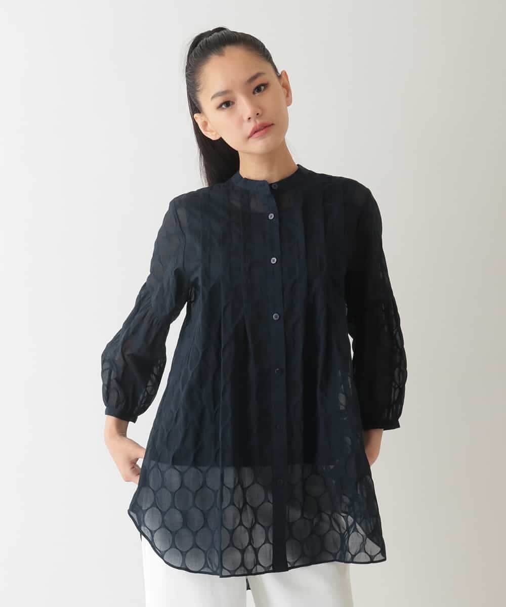 【ヒロコビス/HIROKO BIS】のドットシアータックロングシャツ /洗える インテリア・キッズ・メンズ・レディースファッション・服の通販 founy(ファニー) 　ファッション　Fashion　レディースファッション　Fashion for Women　トップス・カットソー　Cut & Sew Tops　シャツ・ブラウス・オフィスカジュアル　Elegant Blouses & Button-Ups　おすすめ　Recommended / Our Picks　ギャザー　Gathered, Ruffled　シアー　Sheer, See-Through　シンプル　Simple, Minimal　スリーブ　Sleeve, Long Sleeve / Short Sleeve　ドット　Polka Dot, Dot Pattern　エレガント 上品　Elegant　今季　This Season, Current Season　洗える　Machine Washable　ネイビー|ID: prp329100004684145 ipo3291000000033826838