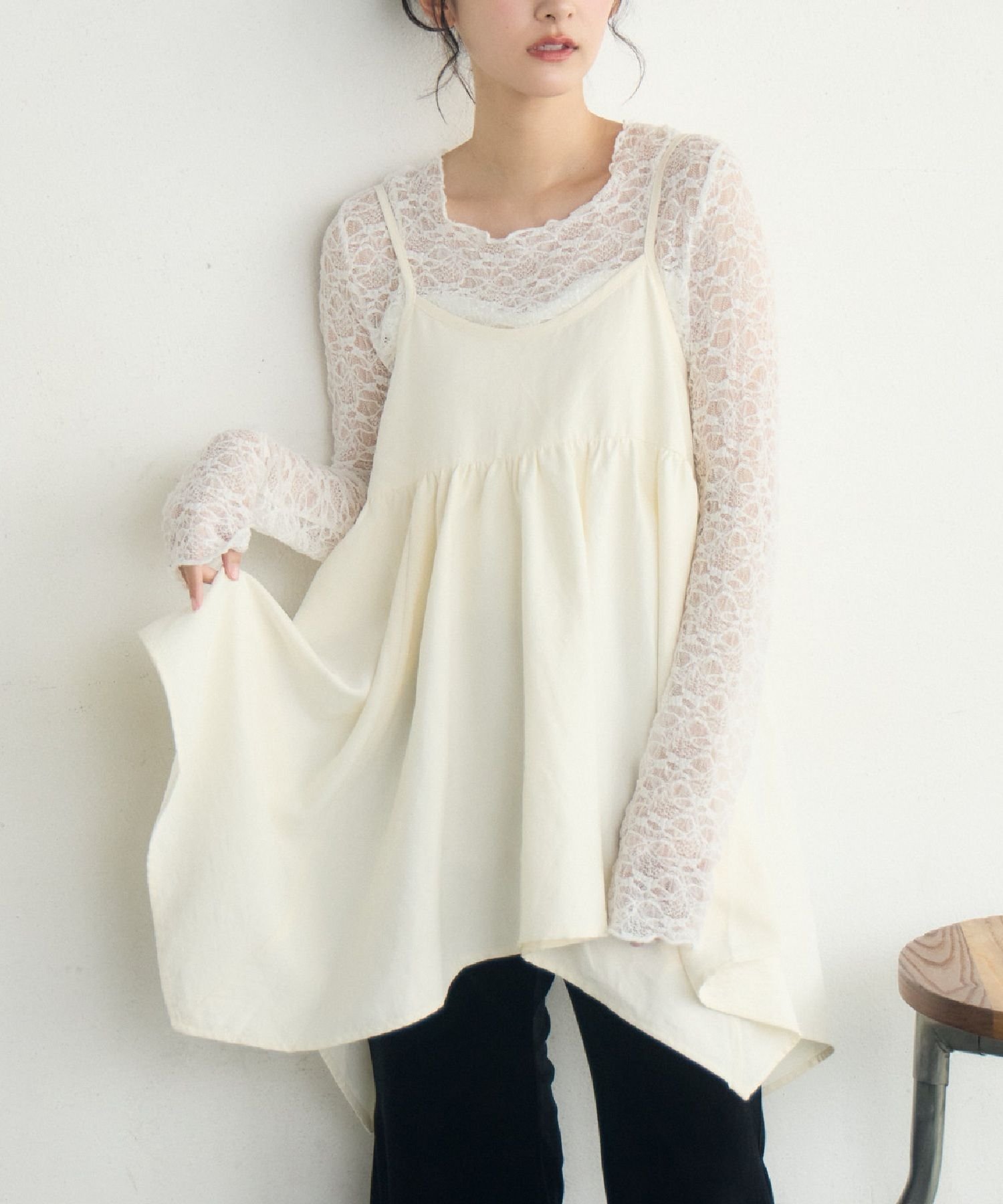 【レトロガール/RETRO GIRL】のリボン2WAYチュニックキャミOP インテリア・キッズ・メンズ・レディースファッション・服の通販 founy(ファニー) 　ファッション　Fashion　レディースファッション　Fashion for Women　トップス・カットソー　Cut & Sew Tops　キャミソール&ノースリーブ　Camisoles & Sleeveless Tops　ワンピース　Dresses　チュニック　Tunic Tops & Dresses　おすすめ　Recommended / Our Picks　イレヘム　Irregular Hemline　タンク　Tank Top, Sleeveless Top　チェック　Check, Plaid, Tartan　デニム　Denim, Jeans Material　トレンド　Trend, Trending Now　ビスチェ　Bustier, Corset Top　ベーシック　Basic, Essential　リボン　Ribbon, Bow　レース　Lace, Lace Fabric　ワンポイント　One Point, Statement Accent　秋　Autumn　エクリュ|ID: prp329100004684189 ipo3291000000033827036