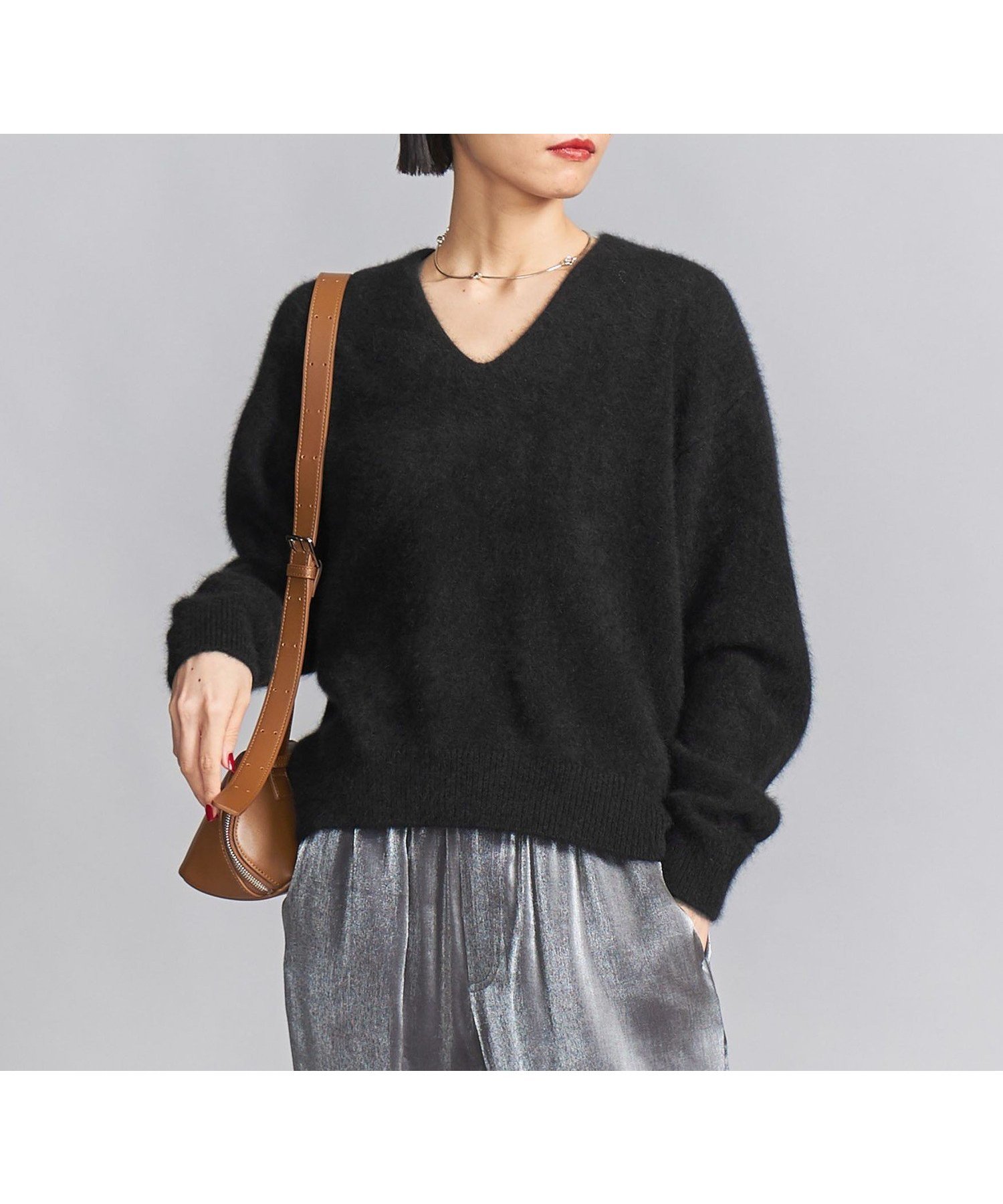 【ユナイテッドアローズ/UNITED ARROWS】のフォックスカシミヤブレンド Vネックニットプルオーバー インテリア・キッズ・メンズ・レディースファッション・服の通販 founy(ファニー) 　ファッション　Fashion　レディースファッション　Fashion for Women　トップス・カットソー　Cut & Sew Tops　ニット　Knit Tops & Sweaters　カジュアルプルオーバー・ニットトップス　Pullovers & Knit Tops / Casual Pullovers　Vネックトップス　V-Neck Tops / V-Cut Neckline Shirts　サテン　Satin, Glossy Fabric　シンプル　Simple, Minimal　スラックス　Slacks, Dress Pants　デニム　Denim, Jeans Material　定番　Standard, Basic Item　人気　Popular, Best Seller　フェミニン　Feminine, Girly　フォックス　Fox, Fox Fur　マニッシュ　Mannish, Boyish　ルーズ　Loose, Oversized　アウトレット　Outlet / Clearance　おすすめ　Recommended / Our Picks　BLACK|ID: prp329100004684405 ipo3291000000034098633