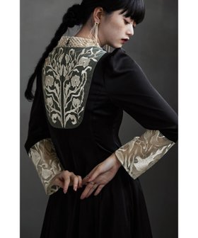 【ビーフラット/bflat】のバック刺繍フレアドレス 人気、トレンドファッション・服の通販 founy(ファニー) ファッション Fashion レディースファッション Fashion for Women ワンピース Dresses フォーマル・パーティードレス・結婚式用ドレス Elegant & Casual Dresses バッグ Bags クラシカル Classical, Vintage-Inspired サテン Satin, Glossy Fabric シンプル Simple, Minimal チュール Tulip, Tulip Motif トレンド Trend, Trending Now ドレス Dress, One-Piece ハイネック High Neck, Mock Neck フィット Fit, Slim Fit フレア Flare, Flared ポケット Pocket, Pocket Detail 結婚式 Wedding 二次会 After Party |ID:prp329100004684411