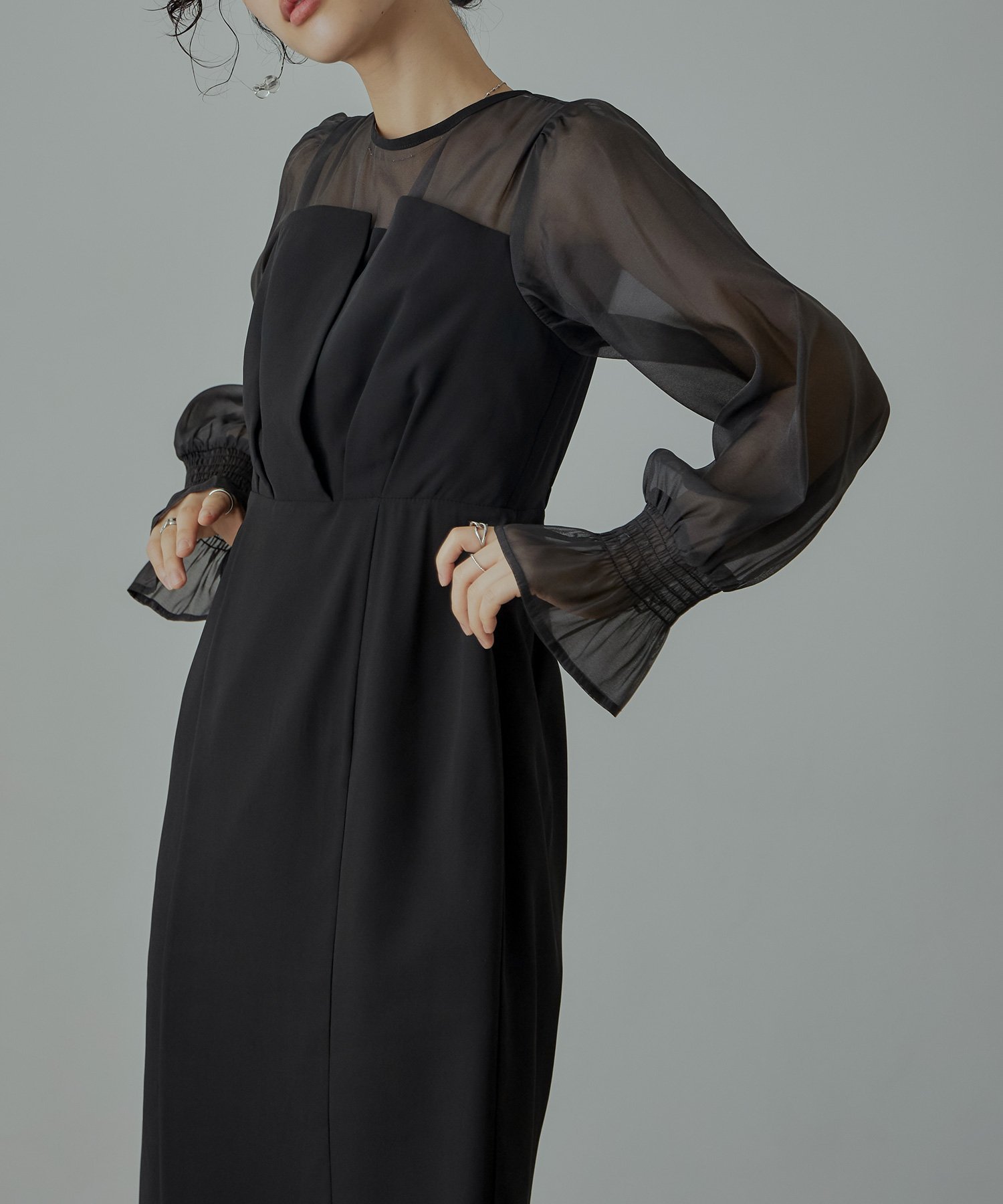 【ビーフラット/bflat】のビスチェ風ボリュームスリーブシフォンドレス インテリア・キッズ・メンズ・レディースファッション・服の通販 founy(ファニー) 　ファッション　Fashion　レディースファッション　Fashion for Women　トップス・カットソー　Cut & Sew Tops　ビスチェ　Bustiers & Corset Tops / Layered Bustier Style　ボリューム袖・フリルスリーブブラウス　Voluminous & Ruffle Sleeves / Puffy Sleeve Tops　ワンピース　Dresses　フォーマル・パーティードレス・結婚式用ドレス　Elegant & Casual Dresses　おすすめ　Recommended / Our Picks　オーガンジー　Organza Fabric　シフォン　Chiffon, Lightweight Fabric　スリット　Slit, Slit Detail　デコルテ　Décolleté, Neckline　ドレス　Dress, One-Piece　ビスチェ　Bustier, Corset Top　二次会　After Party　披露宴　Wedding Reception　結婚式　Wedding　羽織　Haori, Light Jacket　ブラック|ID: prp329100004684462 ipo3291000000033863289