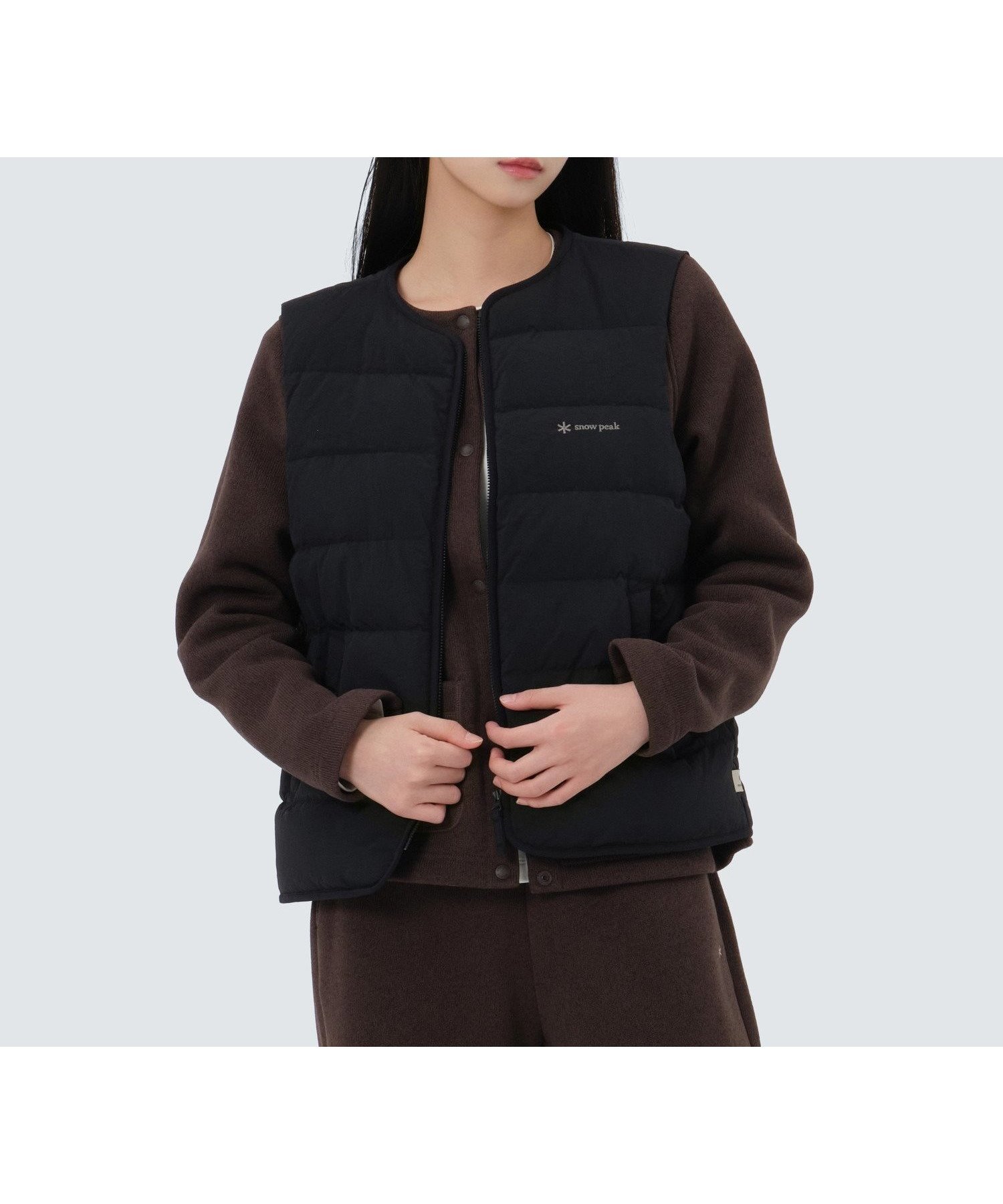 【スノーピーク/SNOW PEAK】のLand Wmn s Lightweight Down Vest インテリア・キッズ・メンズ・レディースファッション・服の通販 founy(ファニー) 　ファッション　Fashion　レディースファッション　Fashion for Women　アウター　Coat / Outerwear Collection　トップス・カットソー　Cut & Sew Tops　ベスト&ジレ / 重ね着スタイル　Vests & Gilets　アウトドア　Outdoor Clothing　インナー　Innerwear　コレクション　Collection, Seasonal Line　抗菌　Antibacterial, Bacteria-Resistant　軽量　Lightweight, Ultra Light　スマート　Smart, Elegant　ダウン　Down, Puffer　定番　Standard, Basic Item　ベスト　Vest, Waistcoat　A/W・秋冬　Autumn/Winter　冬　Winter / This Winter　おすすめ　Recommended / Our Picks　2025年　2025　2025-2026秋冬・A/W　Autumn/Winter 2025–26 AW25–26　BLACK|ID: prp329100004685008 ipo3291000000034224659