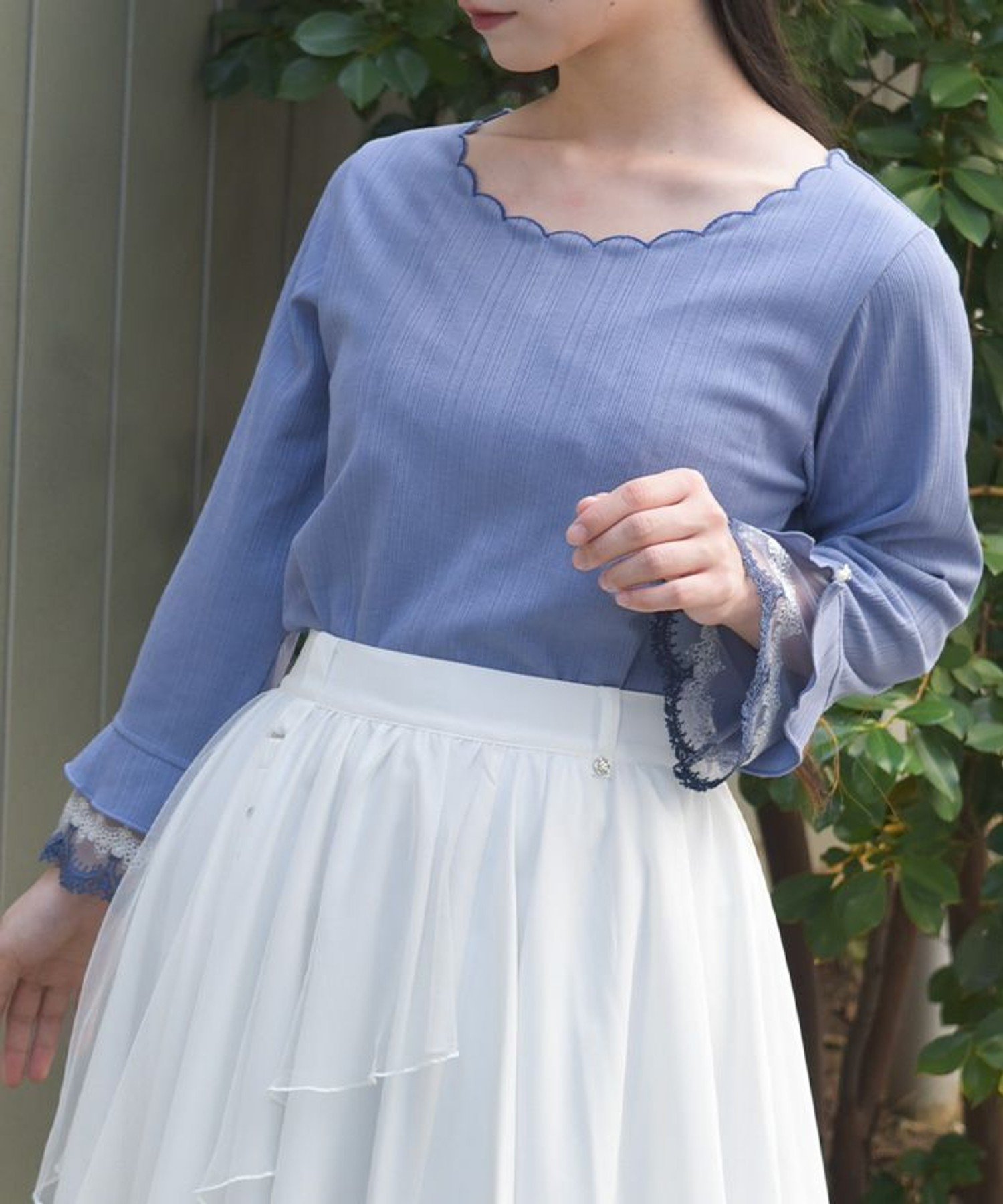 【アクシーズファム/axes femme】のカラー刺繍チュールレースプルオーバー インテリア・キッズ・メンズ・レディースファッション・服の通販 founy(ファニー) 　ファッション　Fashion　レディースファッション　Fashion for Women　トップス・カットソー　Cut & Sew Tops　カジュアルプルオーバー・ニットトップス　Pullovers & Knit Tops / Casual Pullovers　おすすめ　Recommended / Our Picks　インナー　Innerwear　スカラップ　Scallop, Scalloped Edge　デコルテ　Décolleté, Neckline　レース　Lace, Lace Fabric　ワイド　Wide, Wide Fit　羽織　Haori, Light Jacket　ブルー|ID: prp329100004685102 ipo3291000000033834174