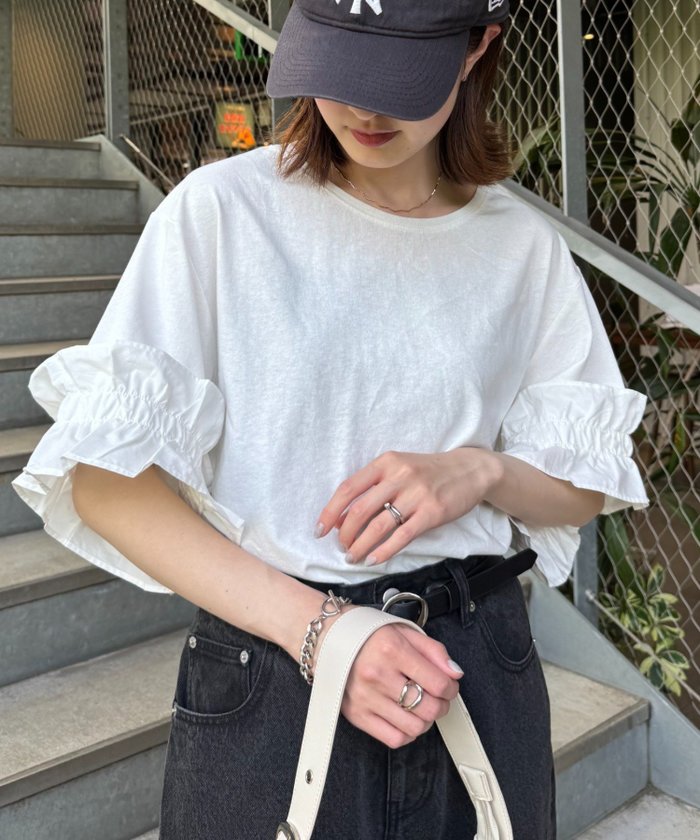 【チャオパニックティピー/CIAOPANIC TYPY】の袖ギャザーフリルデザインカットソー インテリア・キッズ・メンズ・レディースファッション・服の通販 founy(ファニー) https://founy.com/ ファッション Fashion レディースファッション Fashion for Women トップス・カットソー Cut & Sew Tops カットソー・ベーシックTシャツ Cut-and-Sewn Tops / Stretch Tees & Basics おすすめ Recommended / Our Picks スラックス Slacks, Dress Pants デニム Denim, Jeans Material フリル Frill, Ruffle プチプライス・低価格 Affordable / Budget Price ベーシック Basic, Essential |ID: prp329100004685154 ipo3291000000033834485