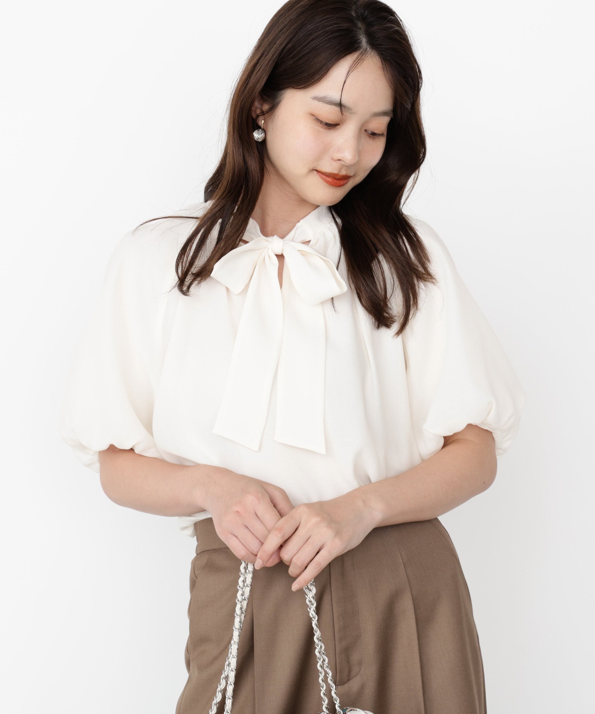 【プロポーション ボディドレッシング/PROPORTION BODY DRESSING】のバルーンスリーブリボンブラウス インテリア・キッズ・メンズ・レディースファッション・服の通販 founy(ファニー) 　ファッション　Fashion　レディースファッション　Fashion for Women　トップス・カットソー　Cut & Sew Tops　シャツ・ブラウス・オフィスカジュアル　Elegant Blouses & Button-Ups　シアー　Sheer, See-Through　スリーブ　Sleeve, Long Sleeve / Short Sleeve　バルーン　Balloon, Balloon Silhouette　リボン　Ribbon, Bow　エクリュ1|ID: prp329100004685184 ipo3291000000033902994