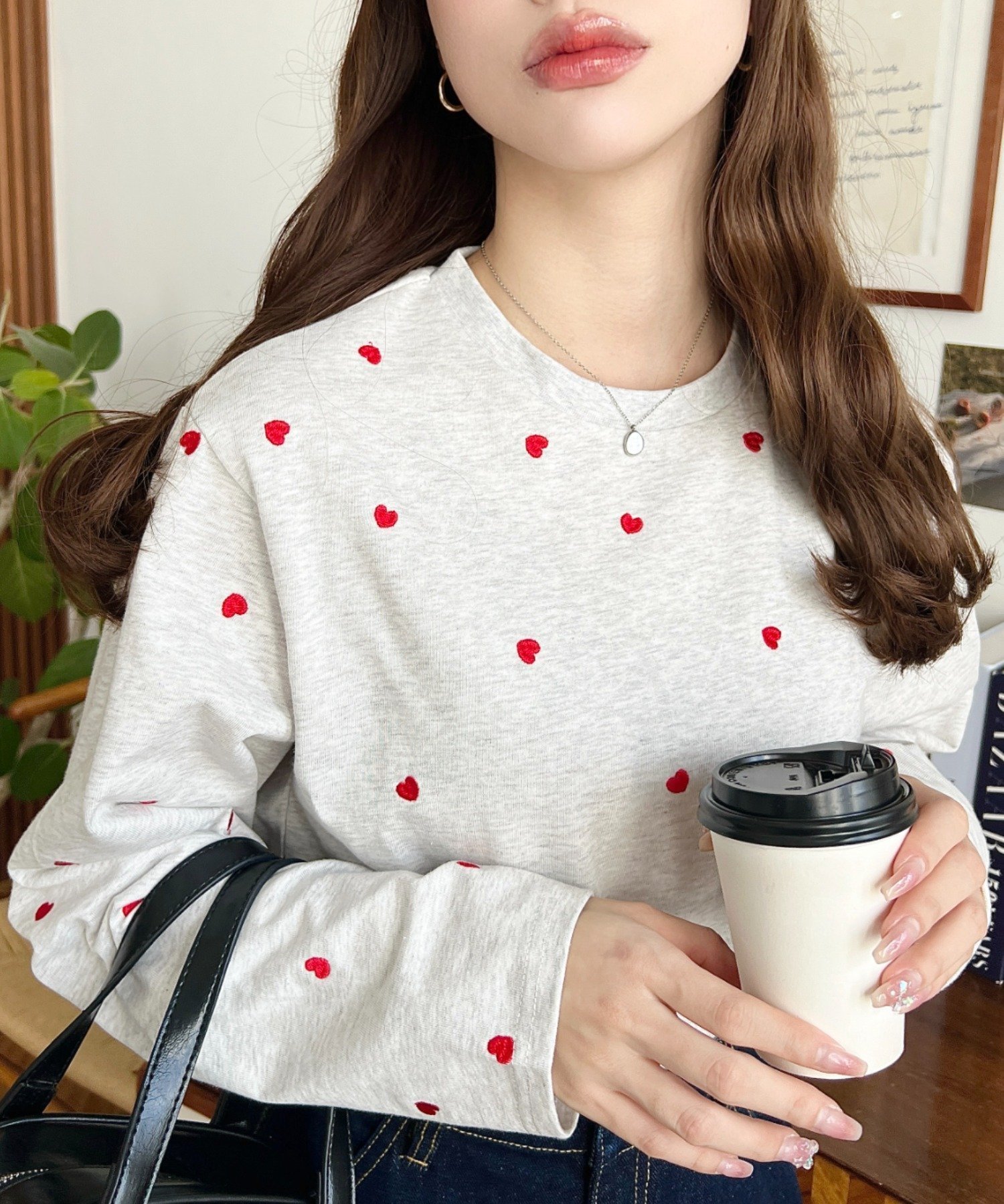 【モーメントプラス/moment+ / MEN】の綿100%天竺ハート刺繍ロングTシャツ インテリア・キッズ・メンズ・レディースファッション・服の通販 founy(ファニー) 　ファッション　Fashion　メンズファッション　Fashion for Men　カットソー　Cut and Sewn Top　ガーリー　Girly, Feminine Style　シューズ　Shoes, Footwear　シンプル　Simple, Minimal　デニム　Denim, Jeans Material　トレンド　Trend, Trending Now　人気　Popular, Best Seller　長袖　Long Sleeve, Full Sleeve　バランス　Balance, Style Balance　バレエ　Ballet, Ballet Style　フレンチ　French, French Style　ベスト　Vest, Waistcoat　ロング　Long, Long-Length　おすすめ　Recommended / Our Picks　オートミール|ID: prp329100004685233 ipo3291000000033835052