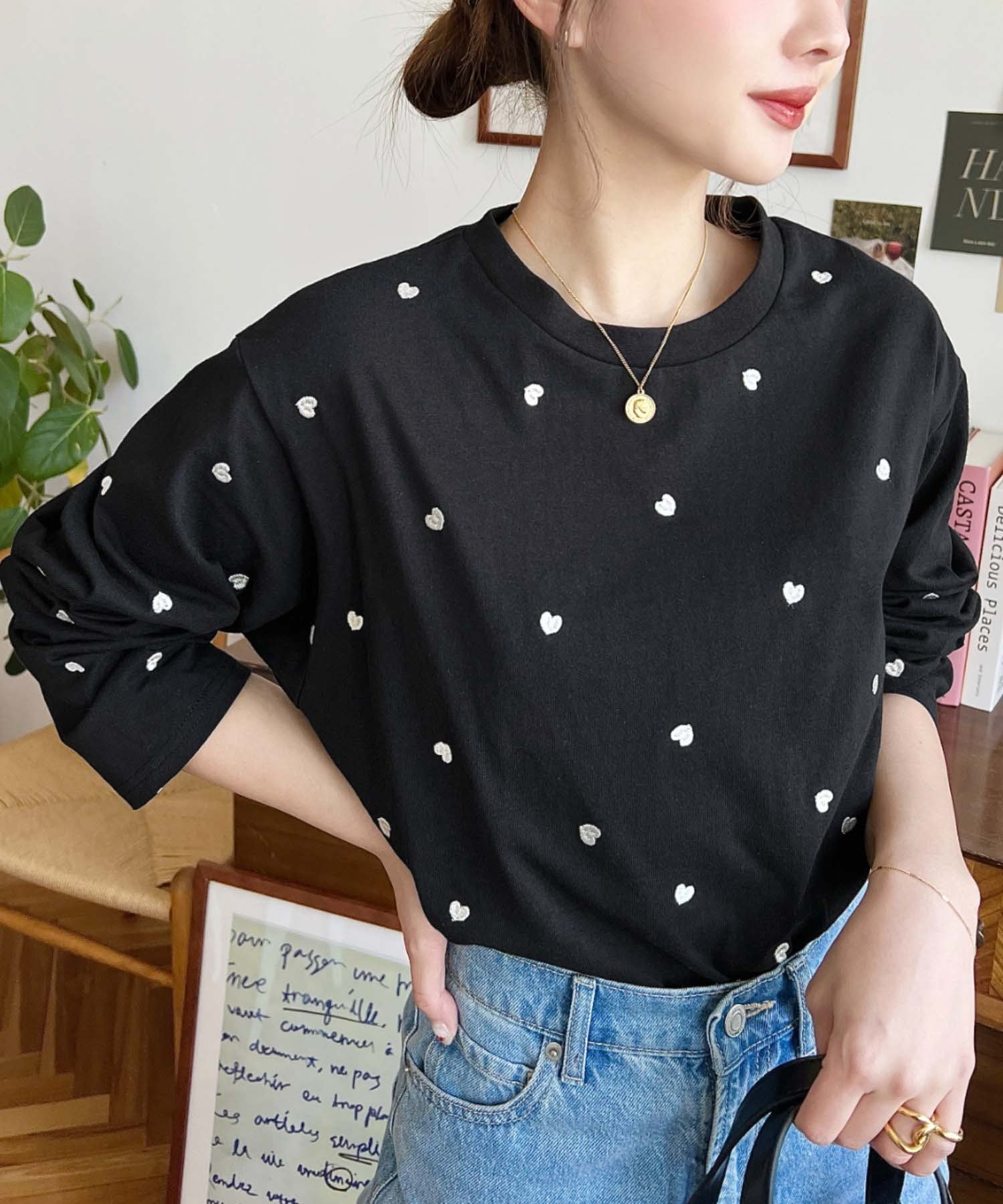 【モーメントプラス/moment+ / MEN】の綿100%天竺ハート刺繍ロングTシャツ インテリア・キッズ・メンズ・レディースファッション・服の通販 founy(ファニー) 　ファッション　Fashion　メンズファッション　Fashion for Men　カットソー　Cut and Sewn Top　ガーリー　Girly, Feminine Style　シューズ　Shoes, Footwear　シンプル　Simple, Minimal　デニム　Denim, Jeans Material　トレンド　Trend, Trending Now　人気　Popular, Best Seller　長袖　Long Sleeve, Full Sleeve　バランス　Balance, Style Balance　バレエ　Ballet, Ballet Style　フレンチ　French, French Style　ベスト　Vest, Waistcoat　ロング　Long, Long-Length　おすすめ　Recommended / Our Picks　ブラック|ID: prp329100004685233 ipo3291000000033835059
