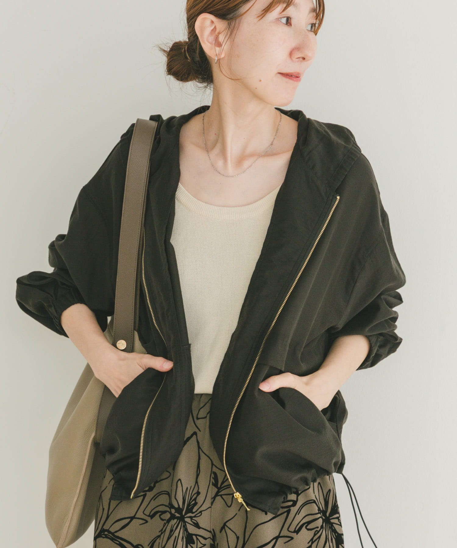 【アイテムズアーバンリサーチ/ITEMS URBAN RESEARCH】のシアーフードブルゾン インテリア・キッズ・メンズ・レディースファッション・服の通販 founy(ファニー) 　ファッション　Fashion　レディースファッション　Fashion for Women　アウター　Coat / Outerwear Collection　ブルゾンジャケット・スポーティアウター　Blouson Jackets　2025年　2025　2025-2026秋冬・A/W　Autumn/Winter 2025–26 AW25–26　冬　Winter / This Winter　シアー　Sheer, See-Through　ブルゾン　Blouson, Bomber Jacket　夏　Summer　秋　Autumn　A/W・秋冬　Autumn/Winter　BLK|ID: prp329100004685239 ipo3291000000033979983