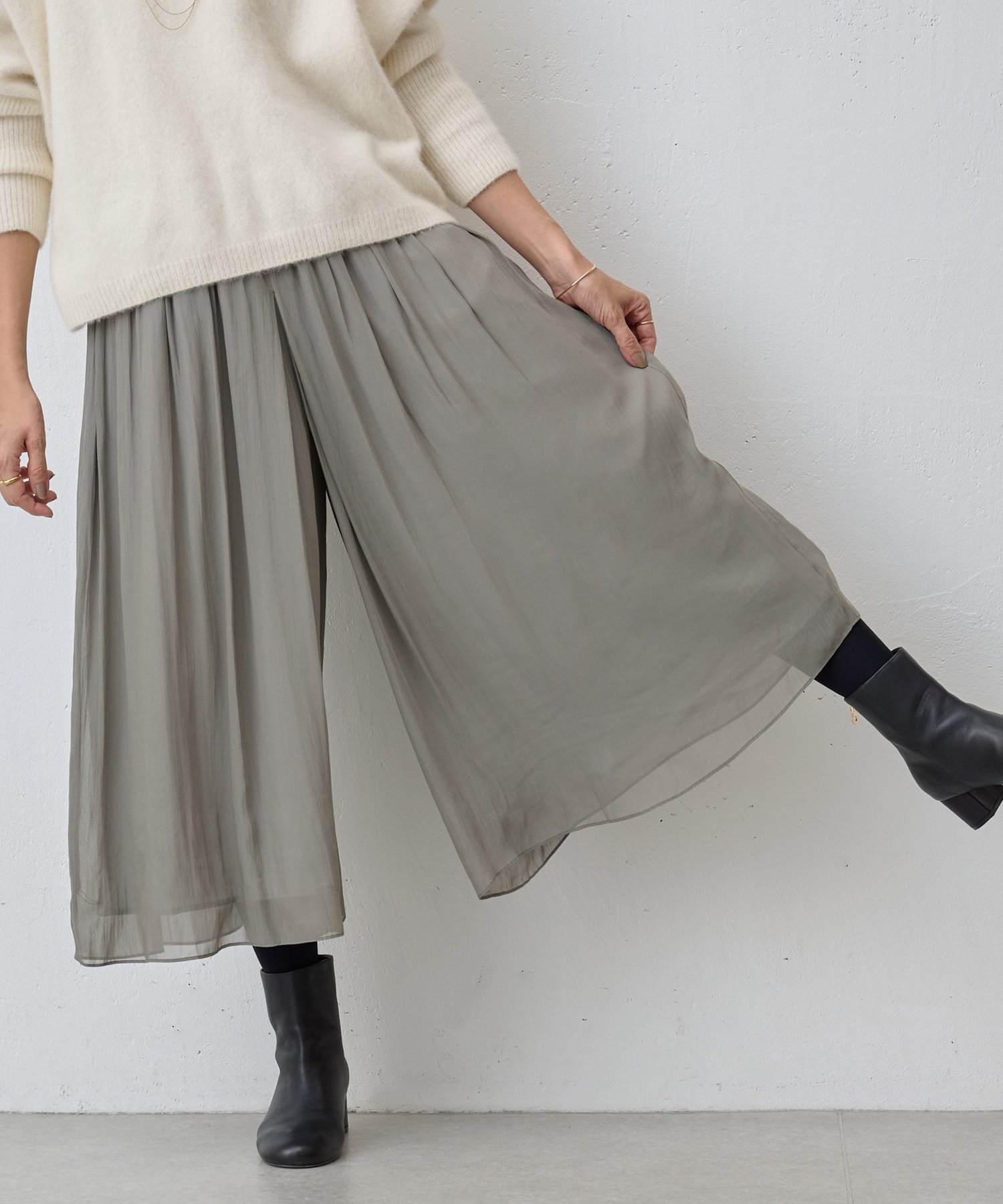 【ビアズリー/BEARDSLEY】のNEWシワシフォンギャザーパンツ インテリア・キッズ・メンズ・レディースファッション・服の通販 founy(ファニー) 　ファッション　Fashion　レディースファッション　Fashion for Women　パンツ　Pants & Trousers　ギャザー　Gathered, Ruffled　シフォン　Chiffon, Lightweight Fabric　フェミニン　Feminine, Girly　カーキ|ID: prp329100004685241 ipo3291000000033893614