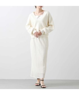 【グレディブリリアン/Gready Brilliant】のダブルジャガード深Vネックニット 人気、トレンドファッション・服の通販 founy(ファニー) ファッション Fashion レディースファッション Fashion for Women トップス・カットソー Cut & Sew Tops ニット Knit Tops & Sweaters Vネックトップス V-Neck Tops / V-Cut Neckline Shirts インナー Innerwear スウェット / スエット Sweatshirt, Sweatwear タイトスカート Pencil Skirt, Tight Skirt タートルネック Turtleneck, High Neck ロング Long, Long-Length エレガント 上品 Elegant |ID:prp329100004685478