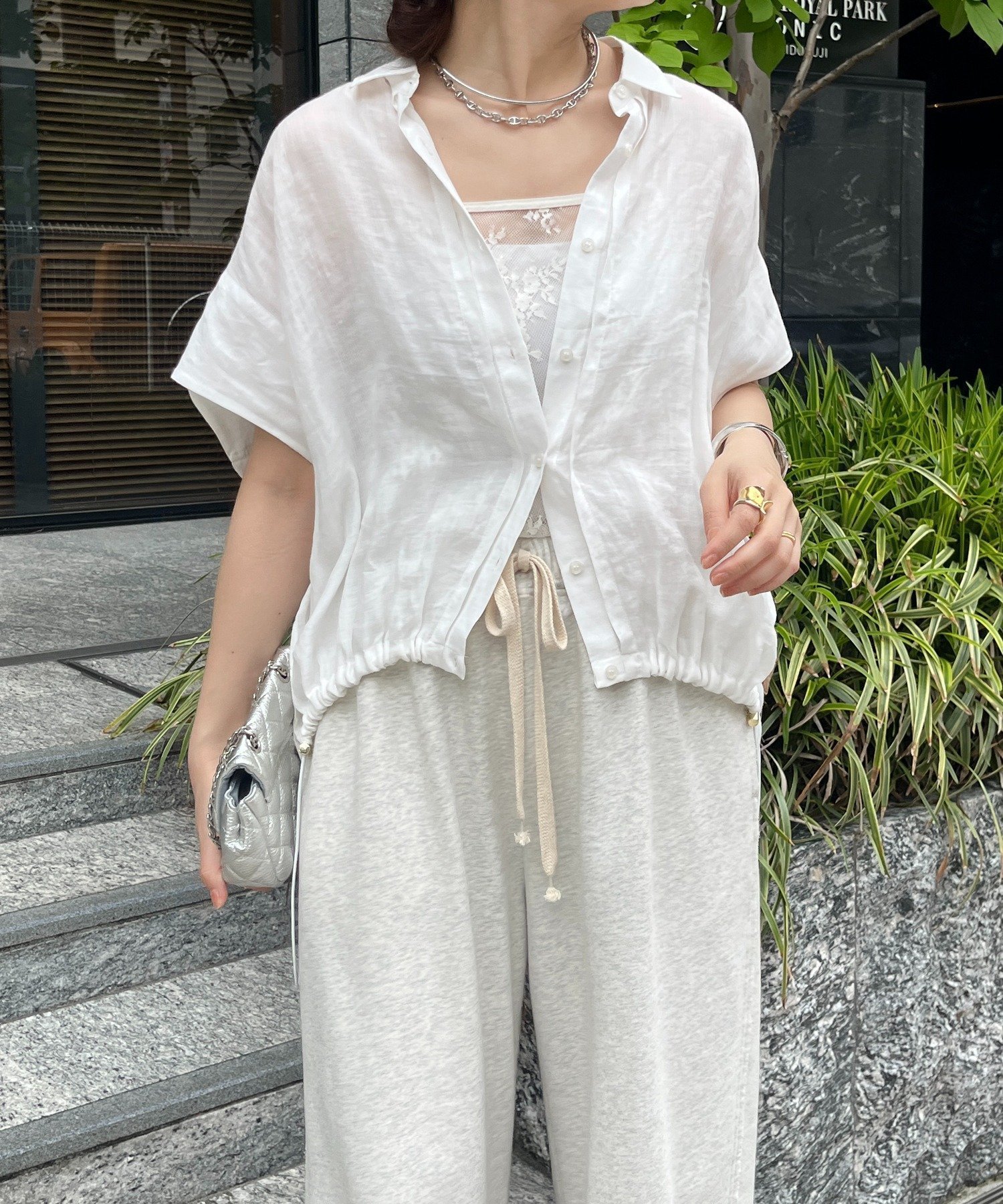 【ドゥドゥ/DouDou】のリネンドロストフレンチシャツ インテリア・キッズ・メンズ・レディースファッション・服の通販 founy(ファニー) 　ファッション　Fashion　レディースファッション　Fashion for Women　トップス・カットソー　Cut & Sew Tops　シャツ・ブラウス・オフィスカジュアル　Elegant Blouses & Button-Ups　2025年　2025　2025春夏・S/S　Spring/Summer 2025 SS25　フレンチ　French, French Style　リネン　Linen, Linen Fabric　再入荷　Restock / Back in Stock　夏　Summer　S/S・春夏　SS, Spring/Summer, Warm Season　オフホワイト|ID: prp329100004685506 ipo3291000000033836488