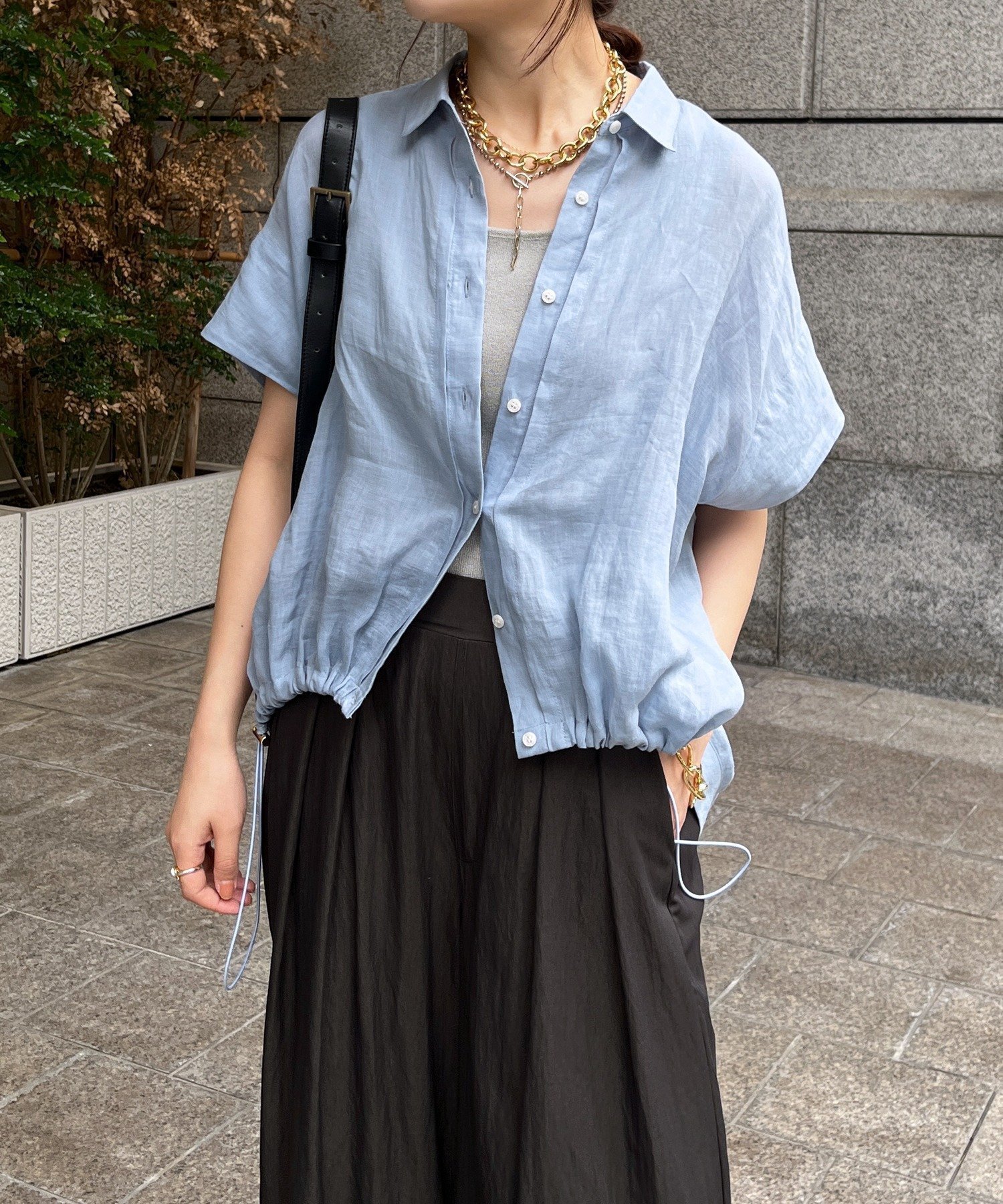 【ドゥドゥ/DouDou】のリネンドロストフレンチシャツ インテリア・キッズ・メンズ・レディースファッション・服の通販 founy(ファニー) 　ファッション　Fashion　レディースファッション　Fashion for Women　トップス・カットソー　Cut & Sew Tops　シャツ・ブラウス・オフィスカジュアル　Elegant Blouses & Button-Ups　2025年　2025　2025春夏・S/S　Spring/Summer 2025 SS25　フレンチ　French, French Style　リネン　Linen, Linen Fabric　再入荷　Restock / Back in Stock　夏　Summer　S/S・春夏　SS, Spring/Summer, Warm Season　ブルー|ID: prp329100004685506 ipo3291000000033836489