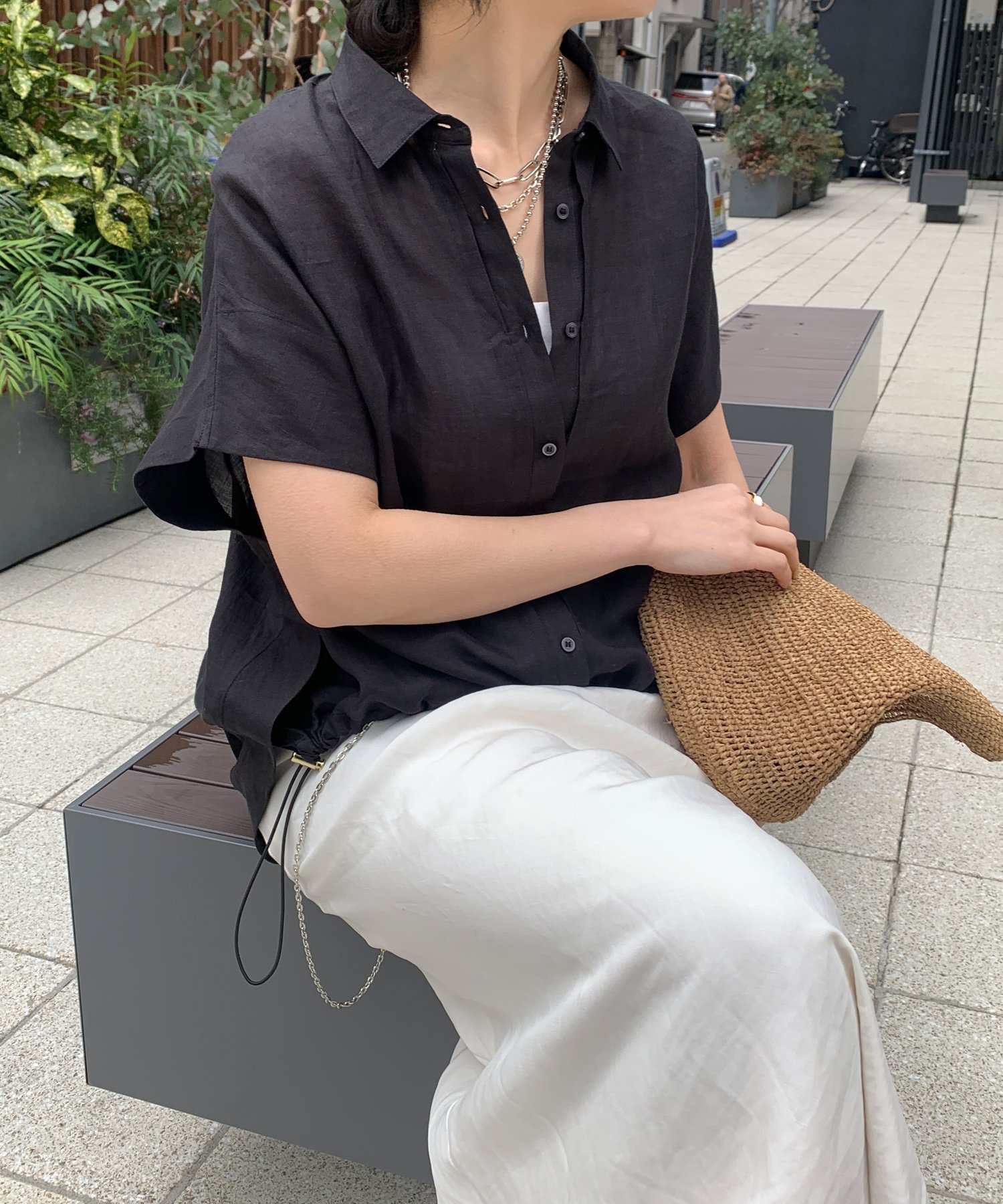 【ドゥドゥ/DouDou】のリネンドロストフレンチシャツ インテリア・キッズ・メンズ・レディースファッション・服の通販 founy(ファニー) 　ファッション　Fashion　レディースファッション　Fashion for Women　トップス・カットソー　Cut & Sew Tops　シャツ・ブラウス・オフィスカジュアル　Elegant Blouses & Button-Ups　2025年　2025　2025春夏・S/S　Spring/Summer 2025 SS25　フレンチ　French, French Style　リネン　Linen, Linen Fabric　再入荷　Restock / Back in Stock　夏　Summer　S/S・春夏　SS, Spring/Summer, Warm Season　ブラック|ID: prp329100004685506 ipo3291000000033836497