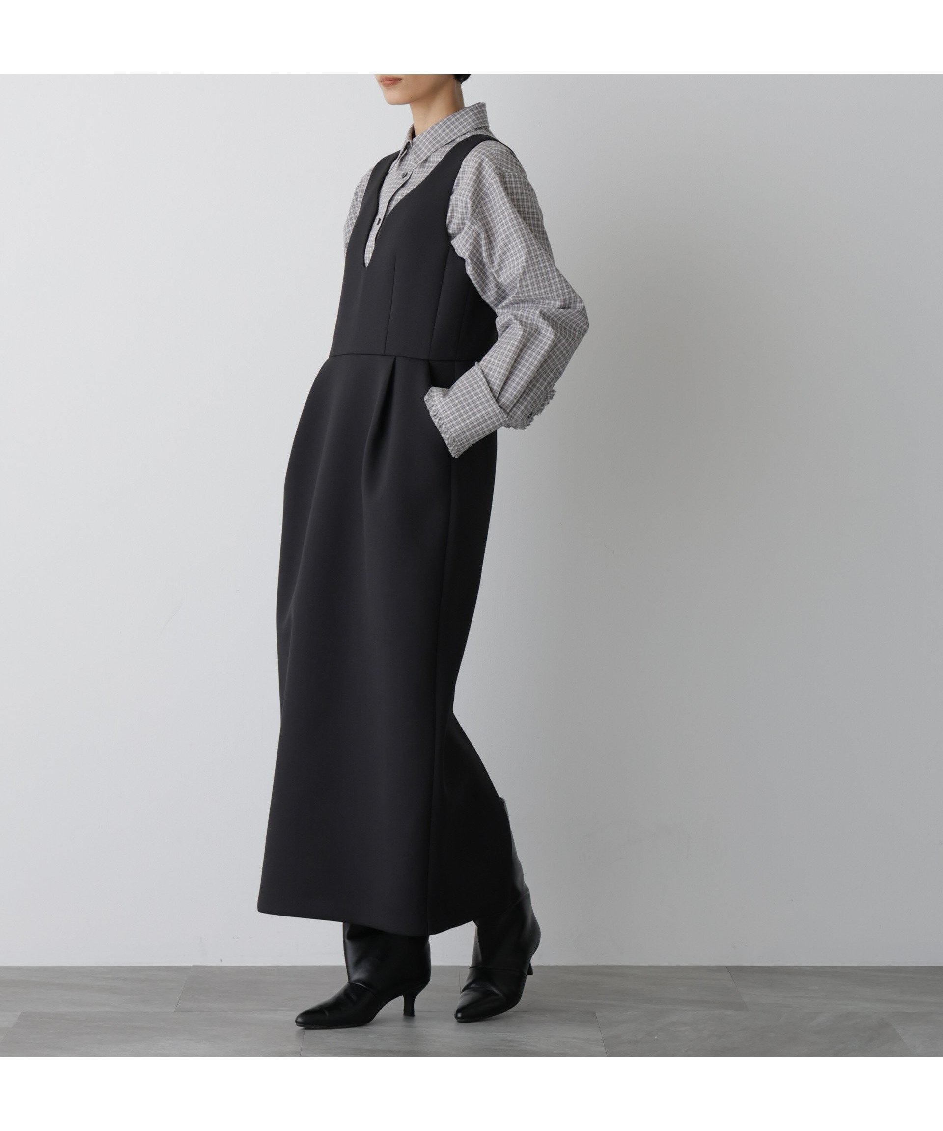 【ナノ ユニバース/nano universe】の「STEVELOUR」ダンボールボトルドレス 人気、トレンドファッション・服の通販 founy(ファニー) 　ファッション　Fashion　レディースファッション　Fashion for Women　トップス・カットソー　Cut & Sew Tops　ベロアトップス　Velour Tops / Velvet-Look Items　ワンピース　Dresses　フォーマル・パーティードレス・結婚式用ドレス　Elegant & Casual Dresses　アクセサリー　Fashion Accessories　今季　This Season, Current Season　タートル　Turtleneck, Turtle Collar　ツイル　Twist, Twisted Detail　ドレス　Dress, One-Piece　パーティ　Party, Party Style　パール　Pearl, Pearl Accent　フェミニン　Feminine, Girly　ボンディング　Bonding, Bonded Fabric　日本製　Made In Japan　エレガント 上品　Elegant　2025年　2025　2025-2026秋冬・A/W　Autumn/Winter 2025–26 AW25–26　 other-1|ID: prp329100004685509 ipo3291000000033836514
