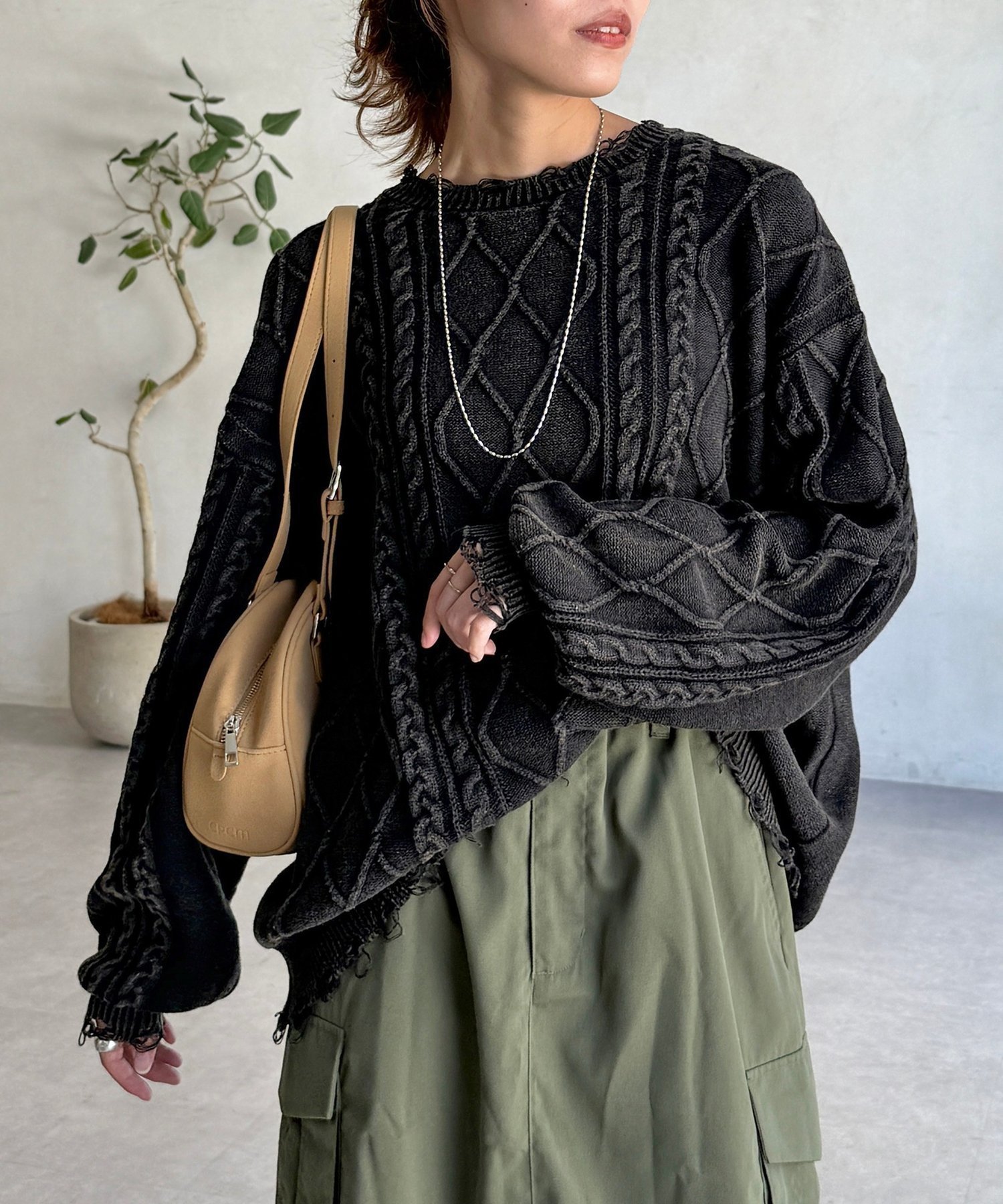 【シーピーシーエム/CPCM】のピグメントケーブルダメージニット インテリア・キッズ・メンズ・レディースファッション・服の通販 founy(ファニー) 　ファッション　Fashion　レディースファッション　Fashion for Women　トップス・カットソー　Cut & Sew Tops　ニット　Knit Tops & Sweaters　ガーリー　Girly, Feminine Style　シンプル　Simple, Minimal　ダメージ　Distressed, Destroyed　リラックス　Relax, Relaxed Fit　ルーズ　Loose, Oversized　ヴィンテージ　Vintage Style　ブラック|ID: prp329100004685575 ipo3291000000033836955