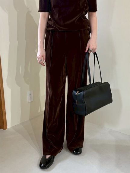 【ミラオーウェン/Mila Owen】のソフトボストントートバッグ 人気、トレンドファッション・服の通販 founy(ファニー) 　雑誌掲載アイテム　Magazine Picks & Fashion Features　ファッション雑誌　Fashion Magazines　ヴェリィ　VERY　クラッシィ　CLASSY.　ファッション　Fashion　レディースファッション　Fashion for Women　バッグ　Bags　10月号　October Issue　9月号　September Issue　コーデュロイ　Corduroy, Cord Fabric　ショルダー　Shoulder, Shoulder Strap　スクエア　Square, Square Shape　パイピング　Piping, Trim Design　ボストン　Boston　モダン　Modern, Contemporary　秋　Autumn　財布　Wallet, Purse　雑誌　Magazine, Fashion Magazine　 other-1|ID: prp329100004685582 ipo3291000000033836991