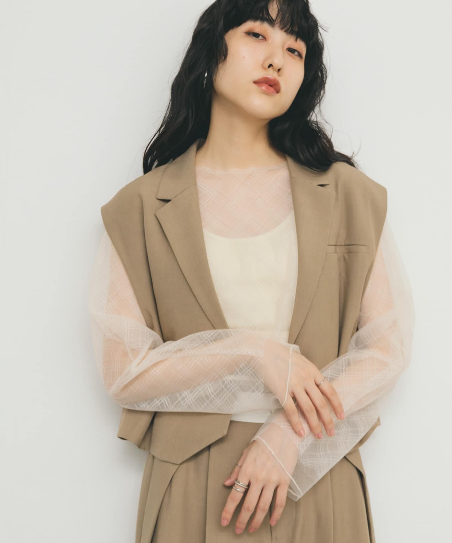【ケービーエフ/KBF / URBAN RESEARCH】のリバーシブルレイヤードチュールカットソー インテリア・キッズ・メンズ・レディースファッション・服の通販 founy(ファニー) 　ファッション　Fashion　レディースファッション　Fashion for Women　トップス・カットソー　Cut & Sew Tops　カットソー・ベーシックTシャツ　Cut-and-Sewn Tops / Stretch Tees & Basics　2025年　2025　2025春夏・S/S　Spring/Summer 2025 SS25　インナー　Innerwear　カットソー　Cut and Sewn Top　ジャケット　Jacket, Outerwear　スウェット / スエット　Sweatshirt, Sweatwear　チュール　Tulip, Tulip Motif　デニム　Denim, Jeans Material　ボトム　Bottoms, Lower Wear　リバーシブル　Reversible, Two-Sided　夏　Summer　定番　Standard, Basic Item　S/S・春夏　SS, Spring/Summer, Warm Season　無地　Plain, Solid Color　OFF×OFF|ID: prp329100004685591 ipo3291000000033837046