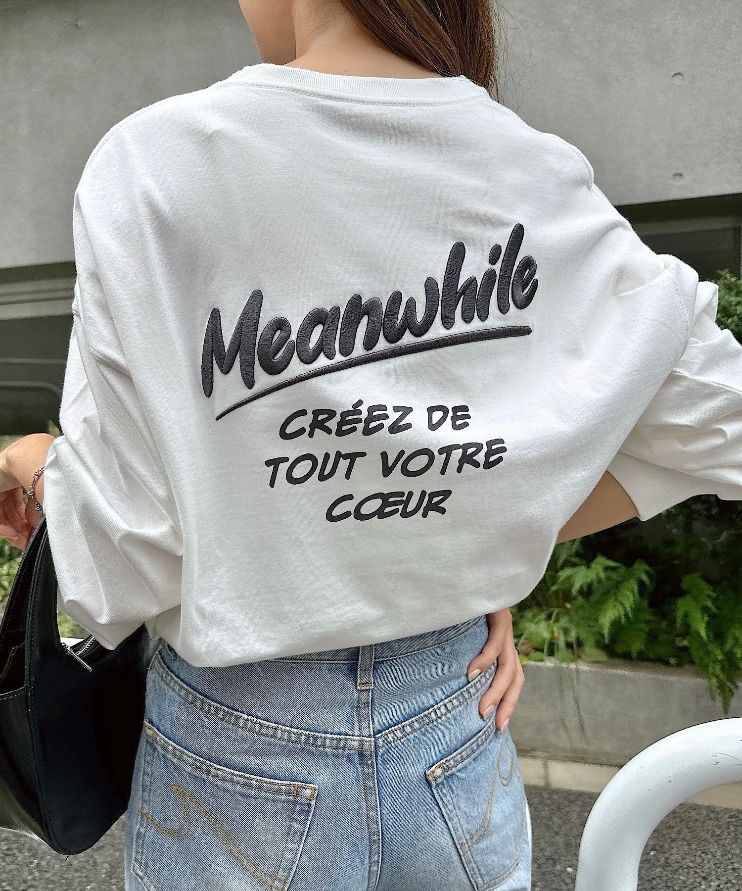 【アンドミー/andme】のプリント エンブロイダリー ロゴ 長袖 Tシャツ インテリア・キッズ・メンズ・レディースファッション・服の通販 founy(ファニー)  ファッション Fashion レディースファッション Fashion for Women トップス・カットソー Cut & Sew Tops シャツ・ブラウス・オフィスカジュアル Elegant Blouses & Button-Ups ロングTシャツ・Tシャツ Longline T-Shirts & Tees エンブロイダリー Embroidery Design 人気 Popular, Best Seller 長袖 Long Sleeve, Full Sleeve プリント Print, Printed Pattern ワンポイント One Point, Statement Accent おすすめ Recommended / Our Picks オフホワイト|ID: prp329100004685618 ipo3291000000034350720